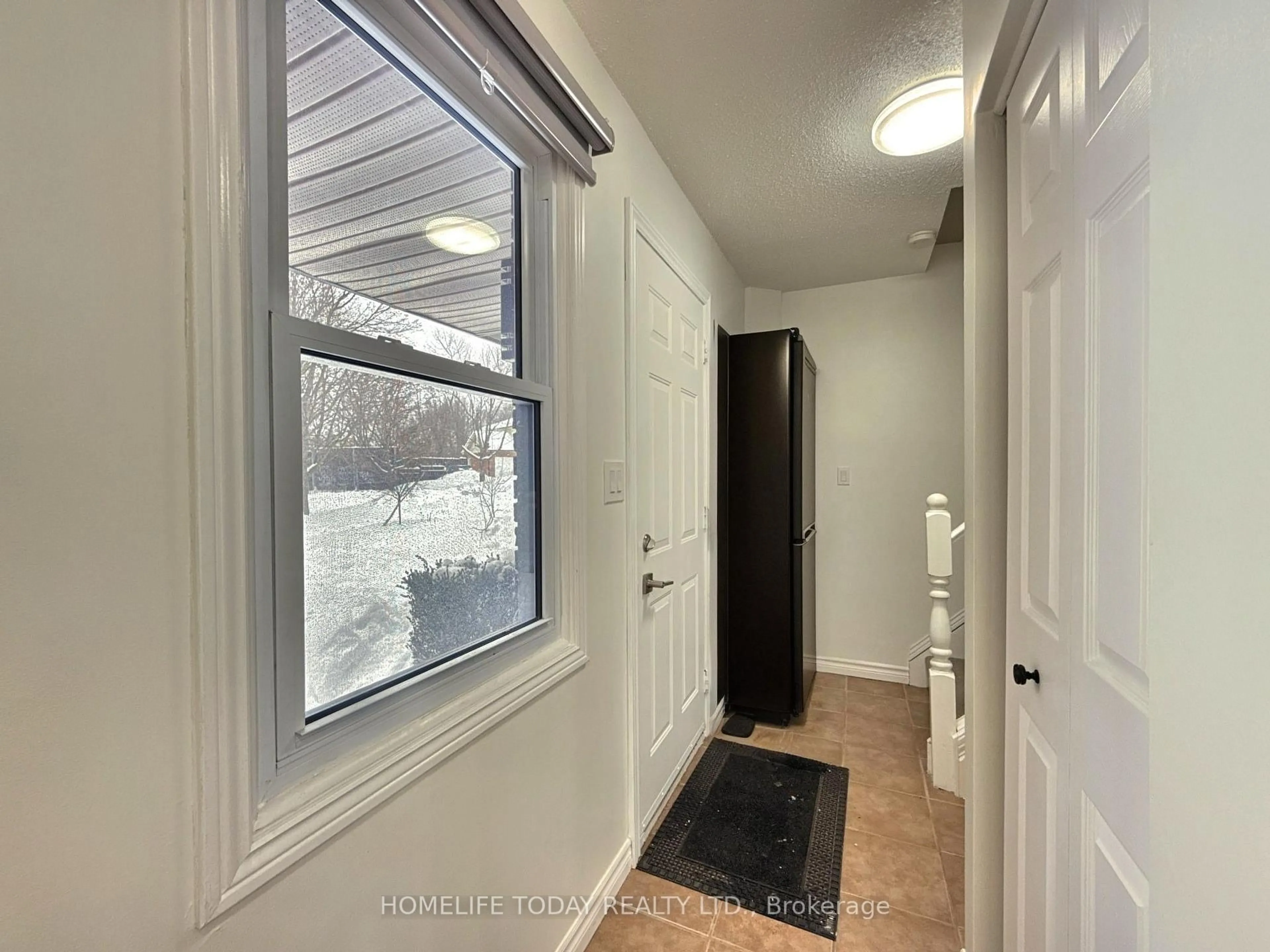 Indoor entryway for 159 Walmer Gdns, London Ontario N6G 4H3