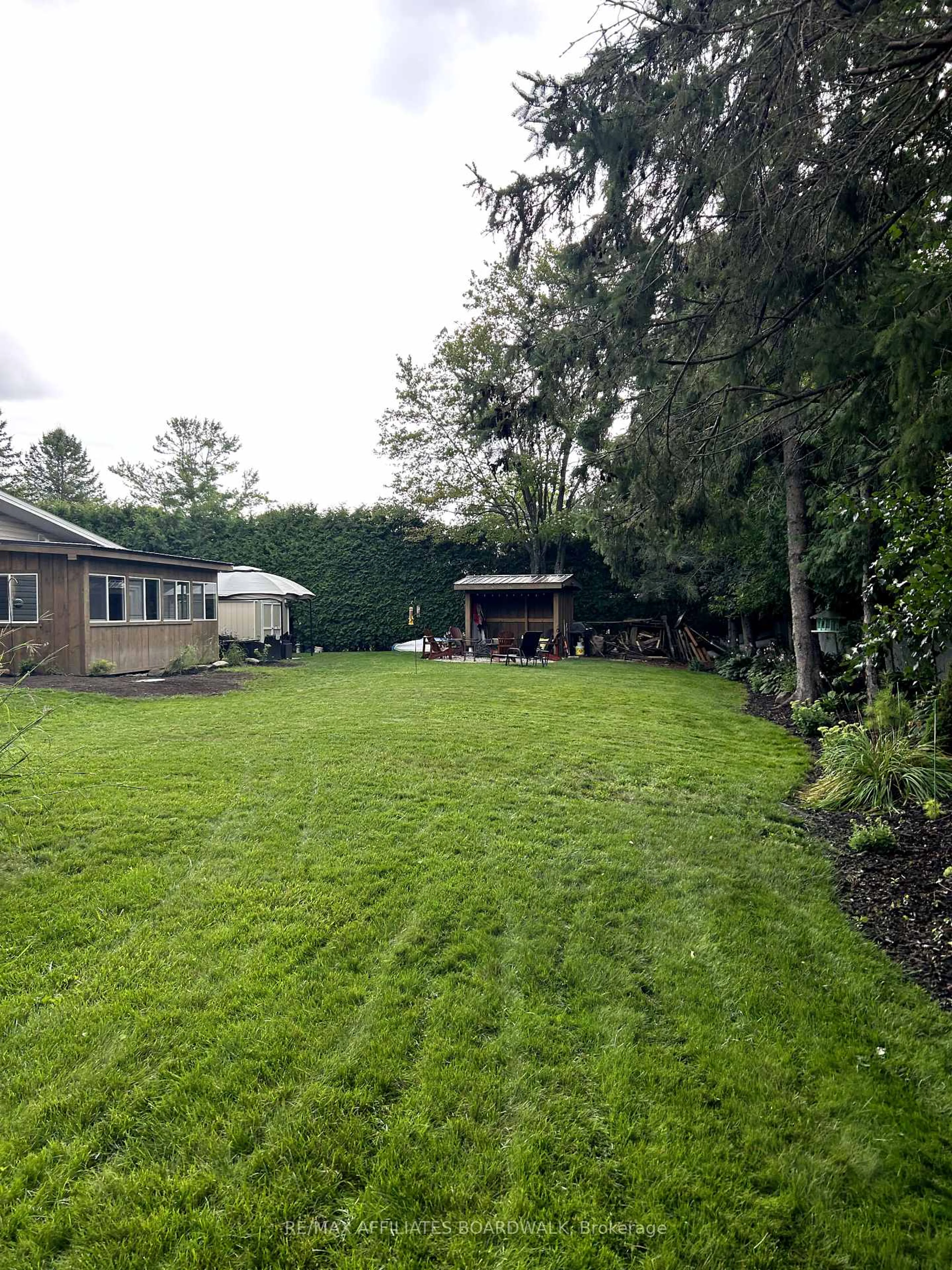 A pic from outside/outdoor area/front of a property/back of a property/a pic from drone, unknown for 5450 Riverside Cres, Manotick - Kars - Rideau Twp and Area Ontario K4M 1G9