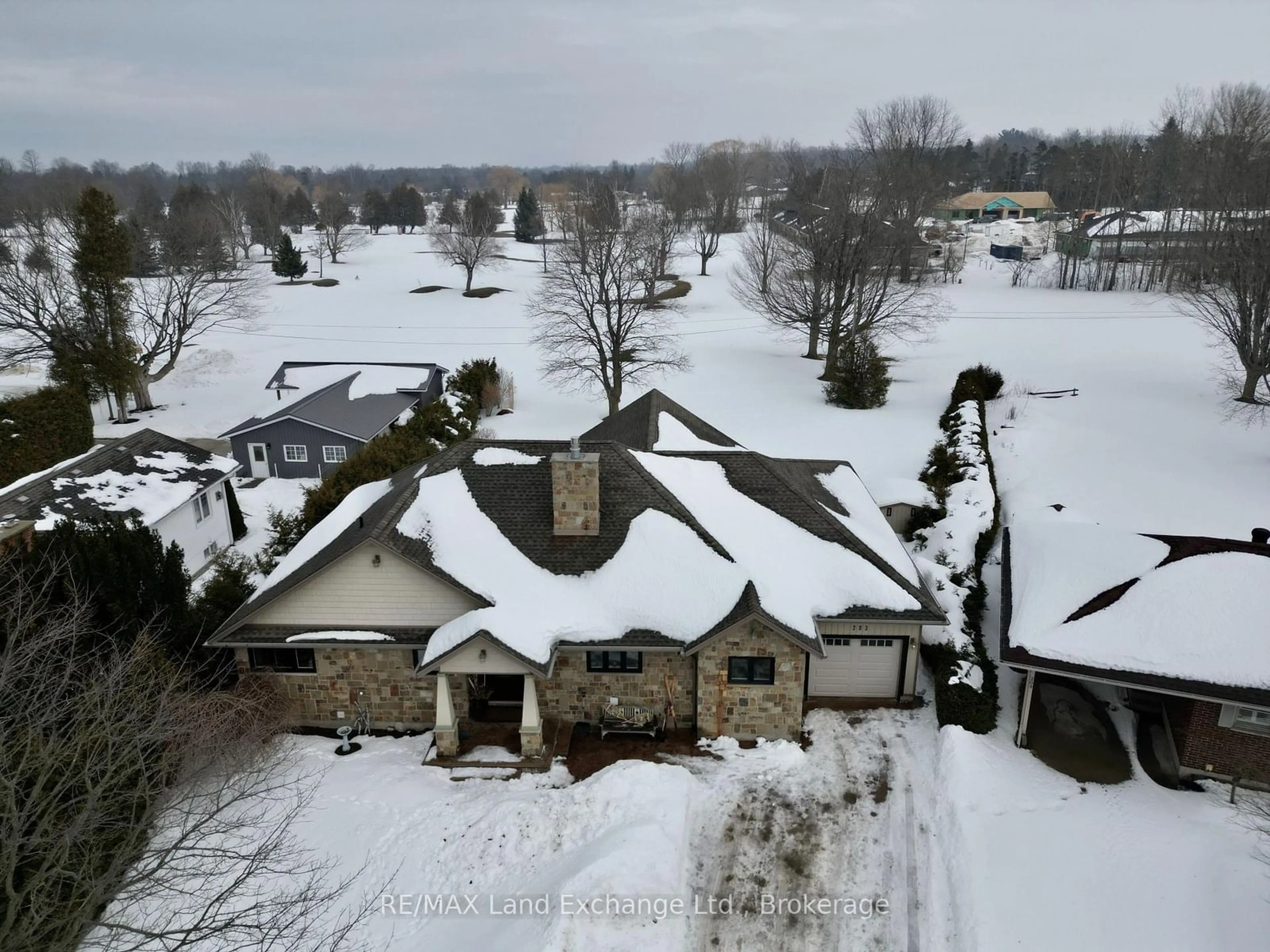 A pic from outside/outdoor area/front of a property/back of a property/a pic from drone, unknown for 203 Campbell Cres, Kincardine Ontario N2Z 1B9