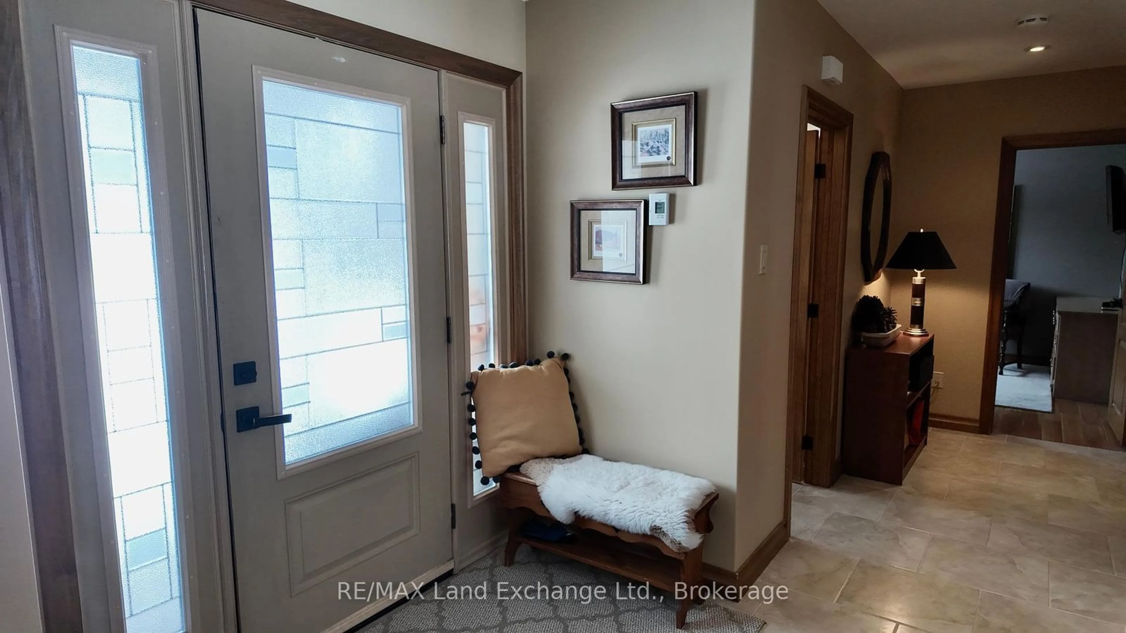 Indoor entryway for 203 Campbell Cres, Kincardine Ontario N2Z 1B9