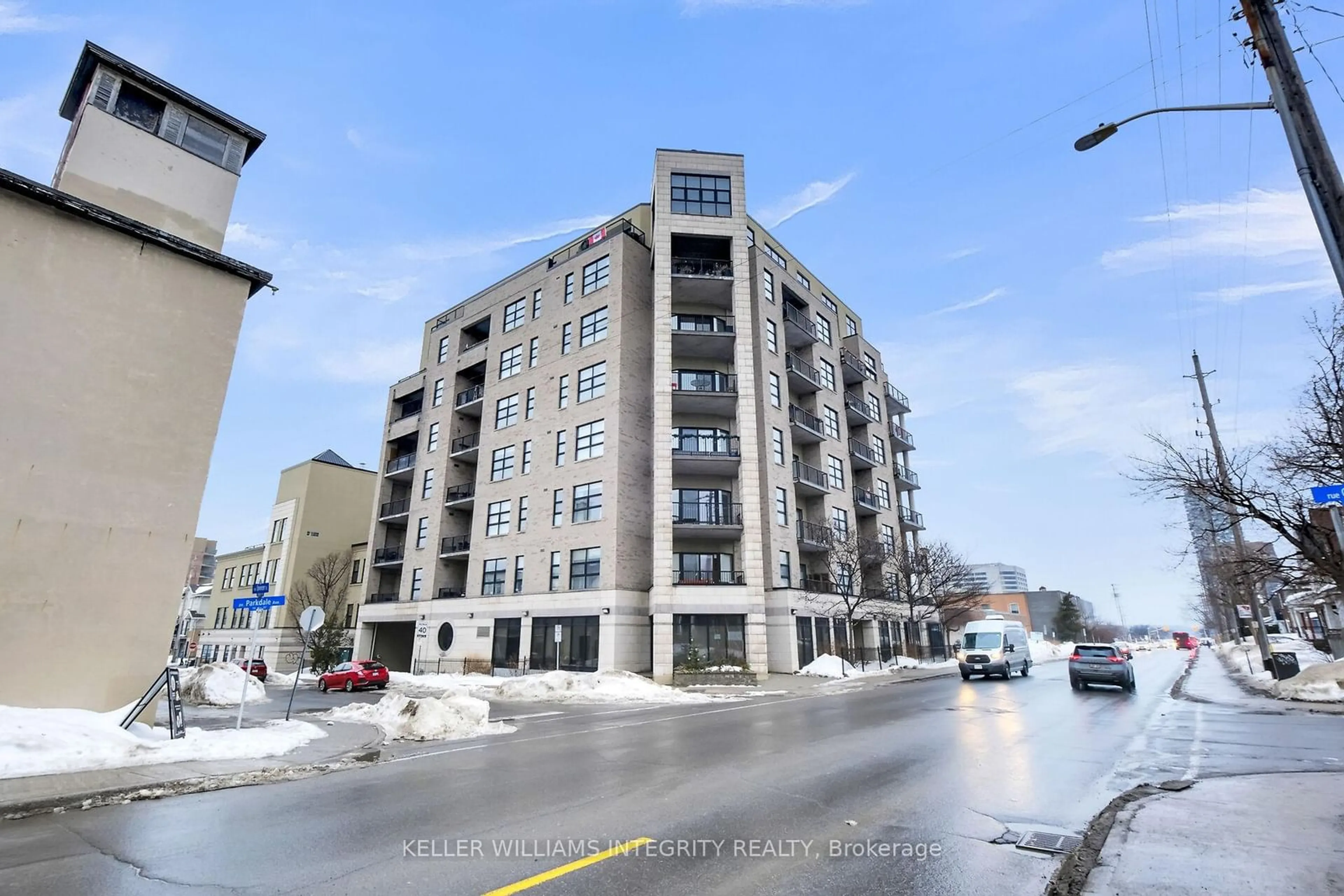 Blurry image for 320 Parkdale Ave #302, Ottawa Ontario K1Y 4X9