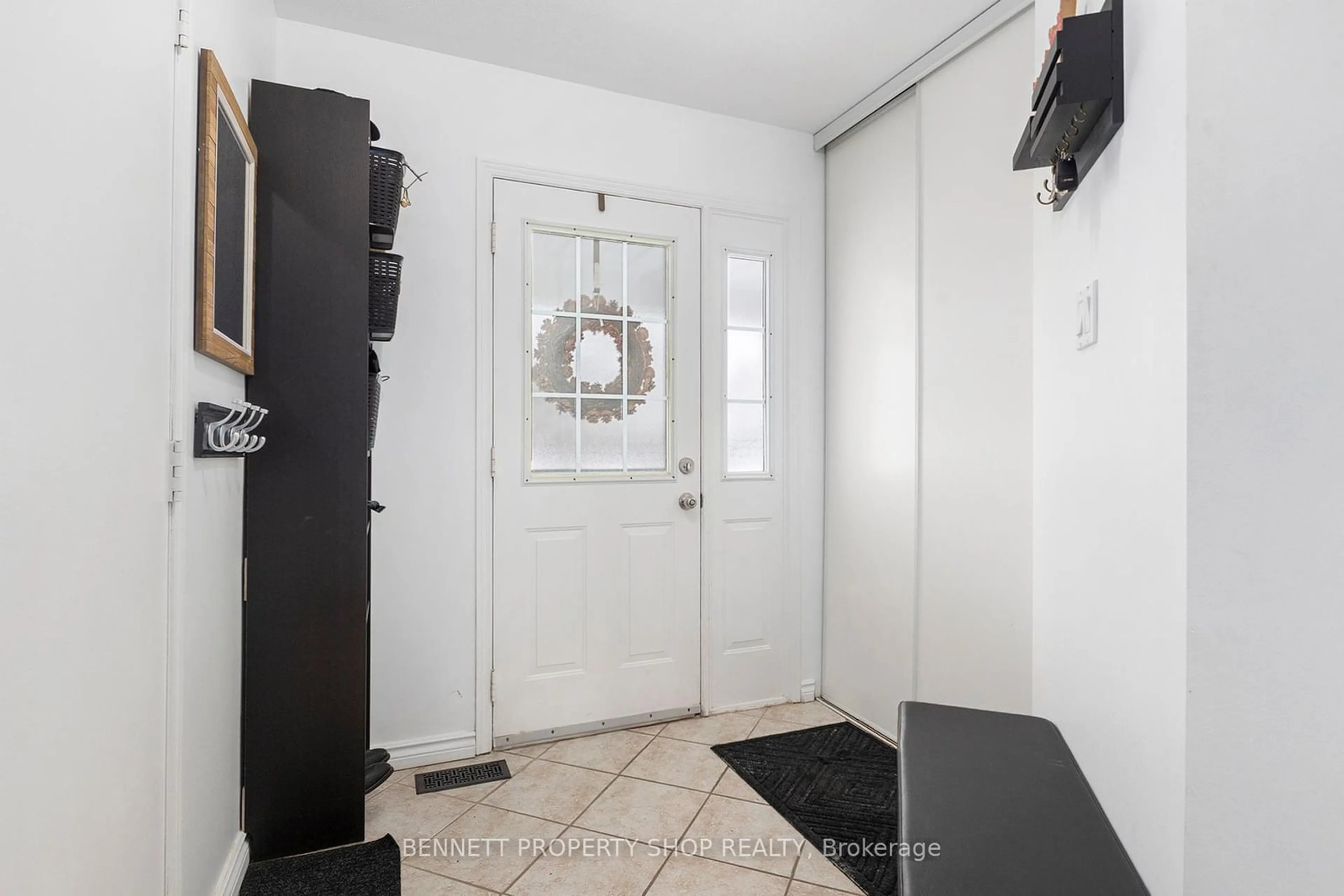 Indoor entryway for 51 Randall James Dr, Stittsville - Munster - Richmond Ontario K2S 1L9