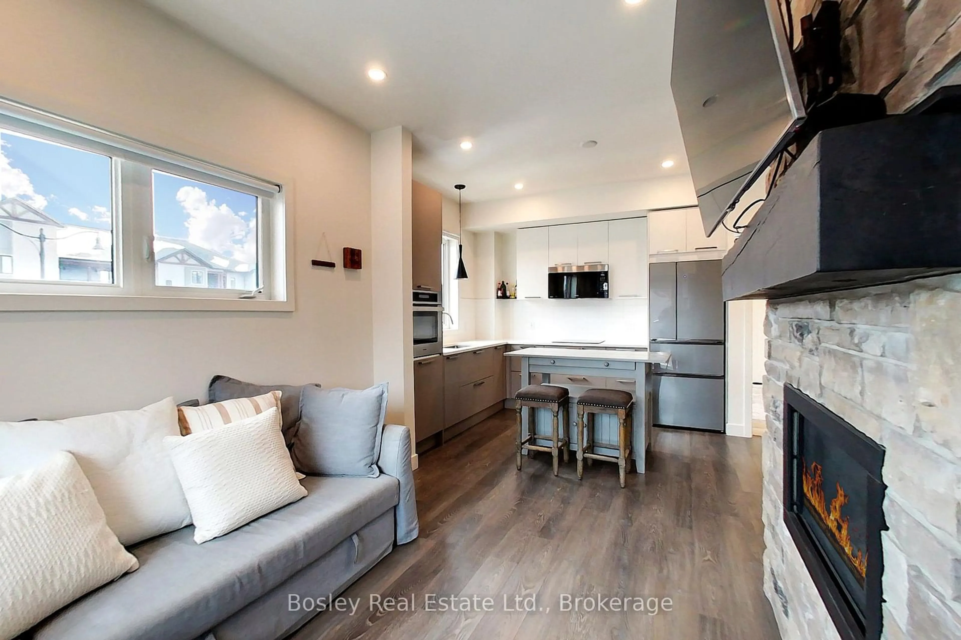 Open concept kitchen, unknown for 10 Beckwith Lane #201, Blue Mountains Ontario L9Y 3B6