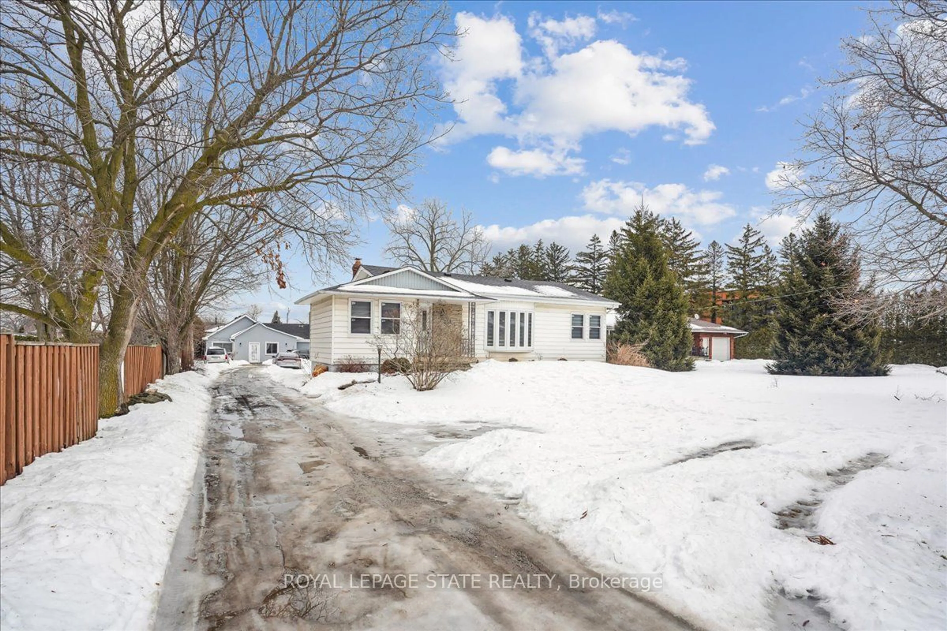 A pic from outside/outdoor area/front of a property/back of a property/a pic from drone, street for 251 King St, Hamilton Ontario L8G 1L9