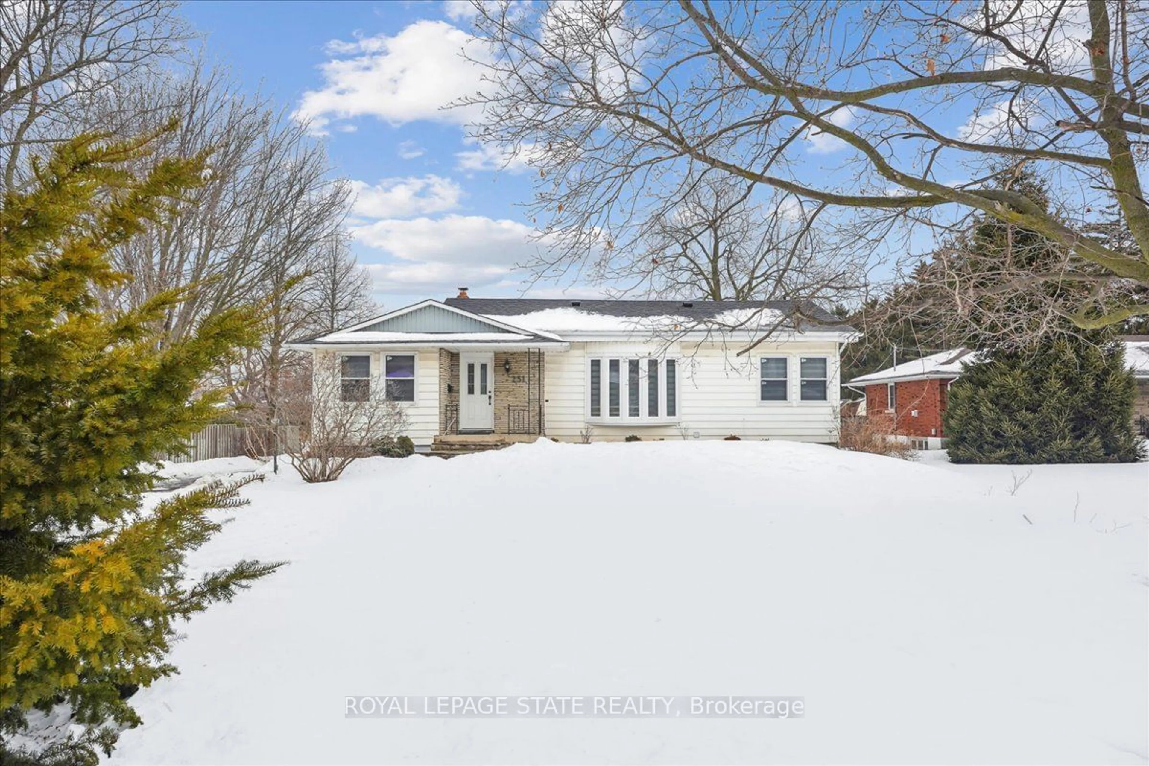 A pic from outside/outdoor area/front of a property/back of a property/a pic from drone, street for 251 King St, Hamilton Ontario L8G 1L9