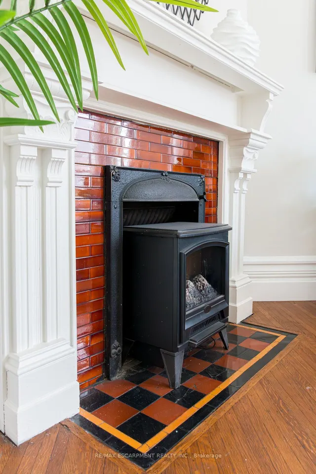 Additional property image - 293 Park St
