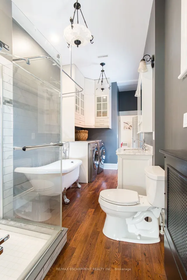 Additional property image - 293 Park St