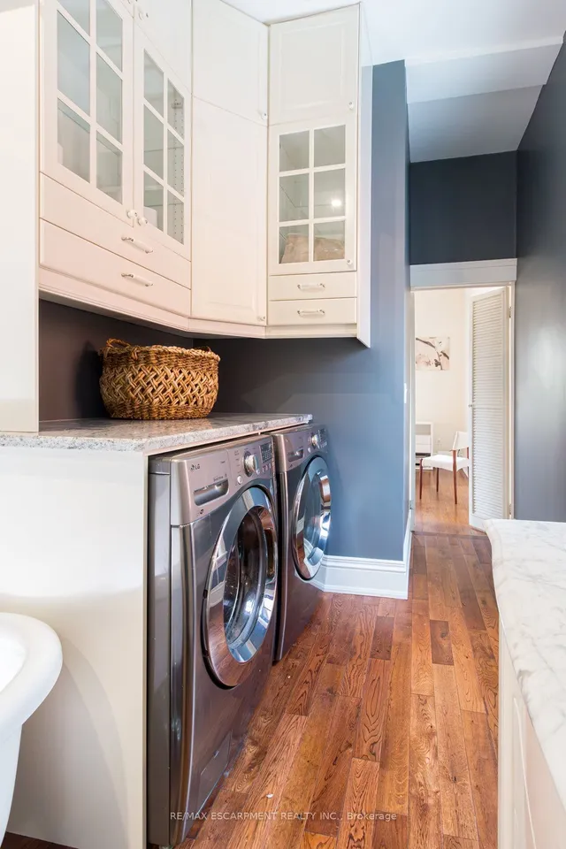 Additional property image - 293 Park St