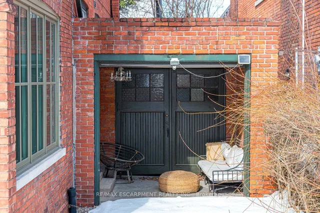 Additional property image - 293 Park St