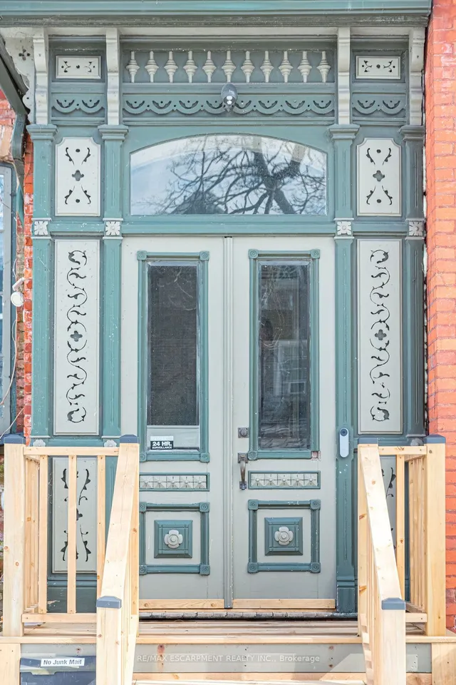 Additional property image - 293 Park St