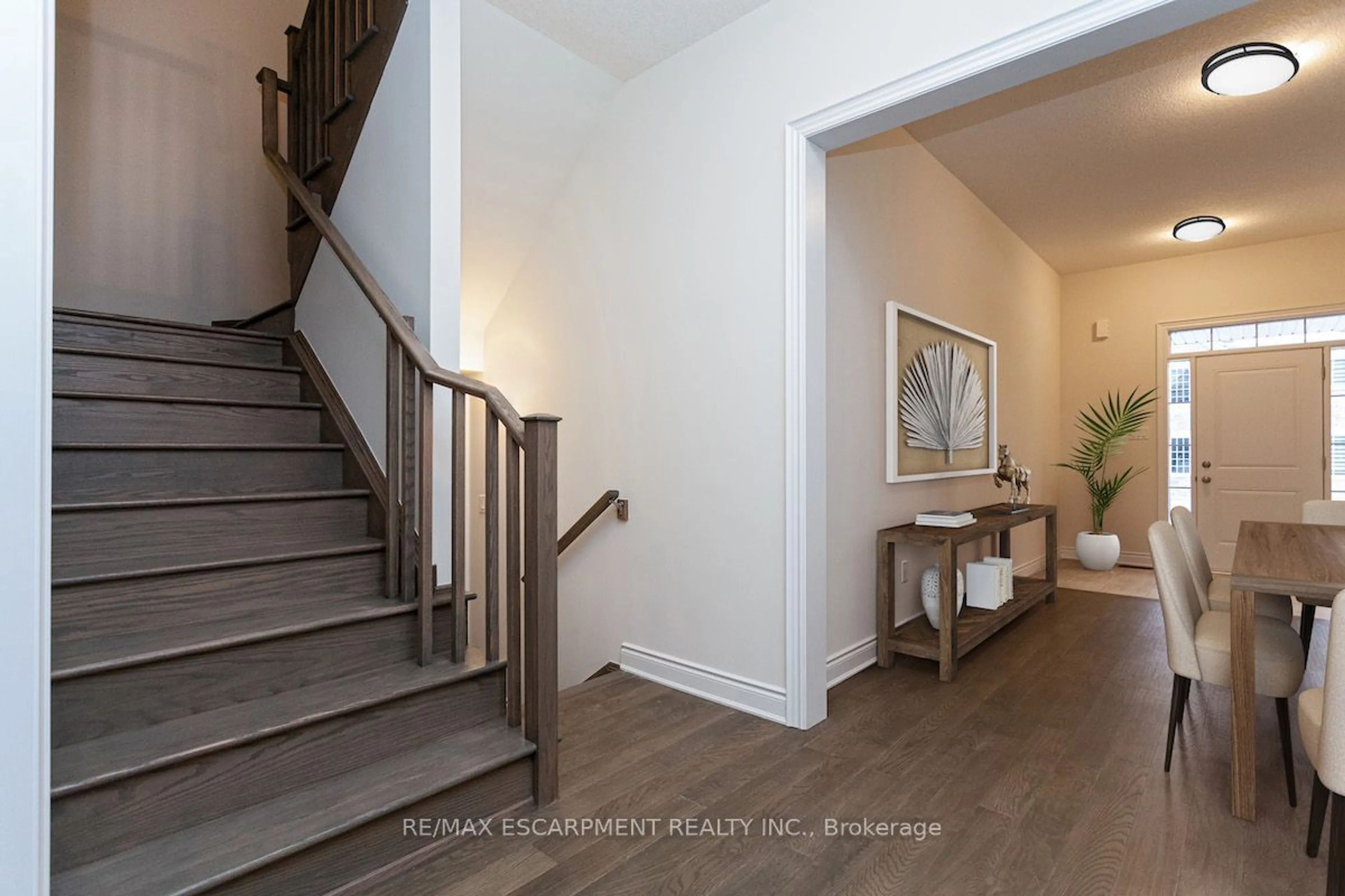 Indoor entryway for 22 Hutchison Rd, Guelph Ontario N1L 0R5