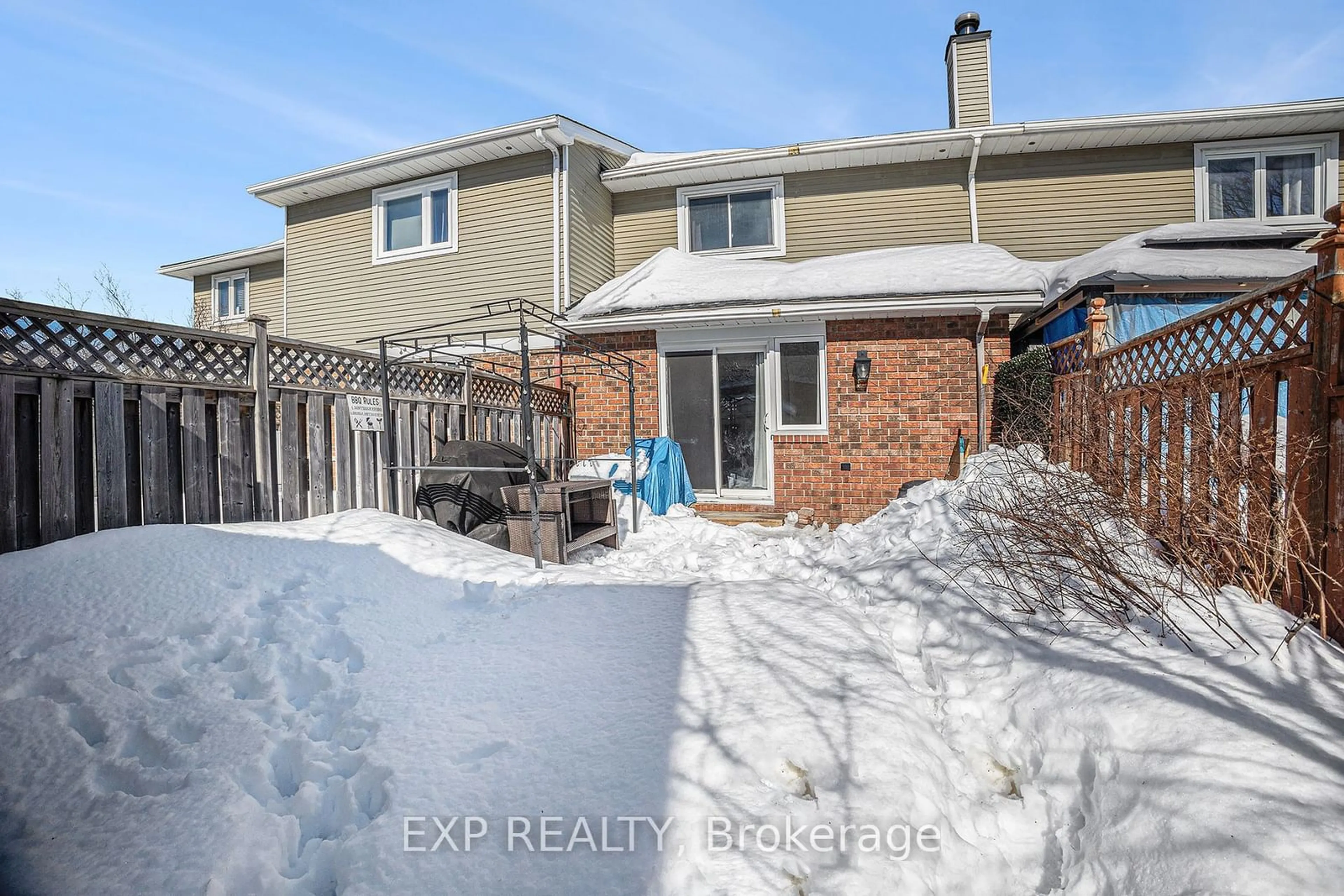 A pic from outside/outdoor area/front of a property/back of a property/a pic from drone, street for 84 Woodford Way, Barrhaven Ontario K2J 4B5