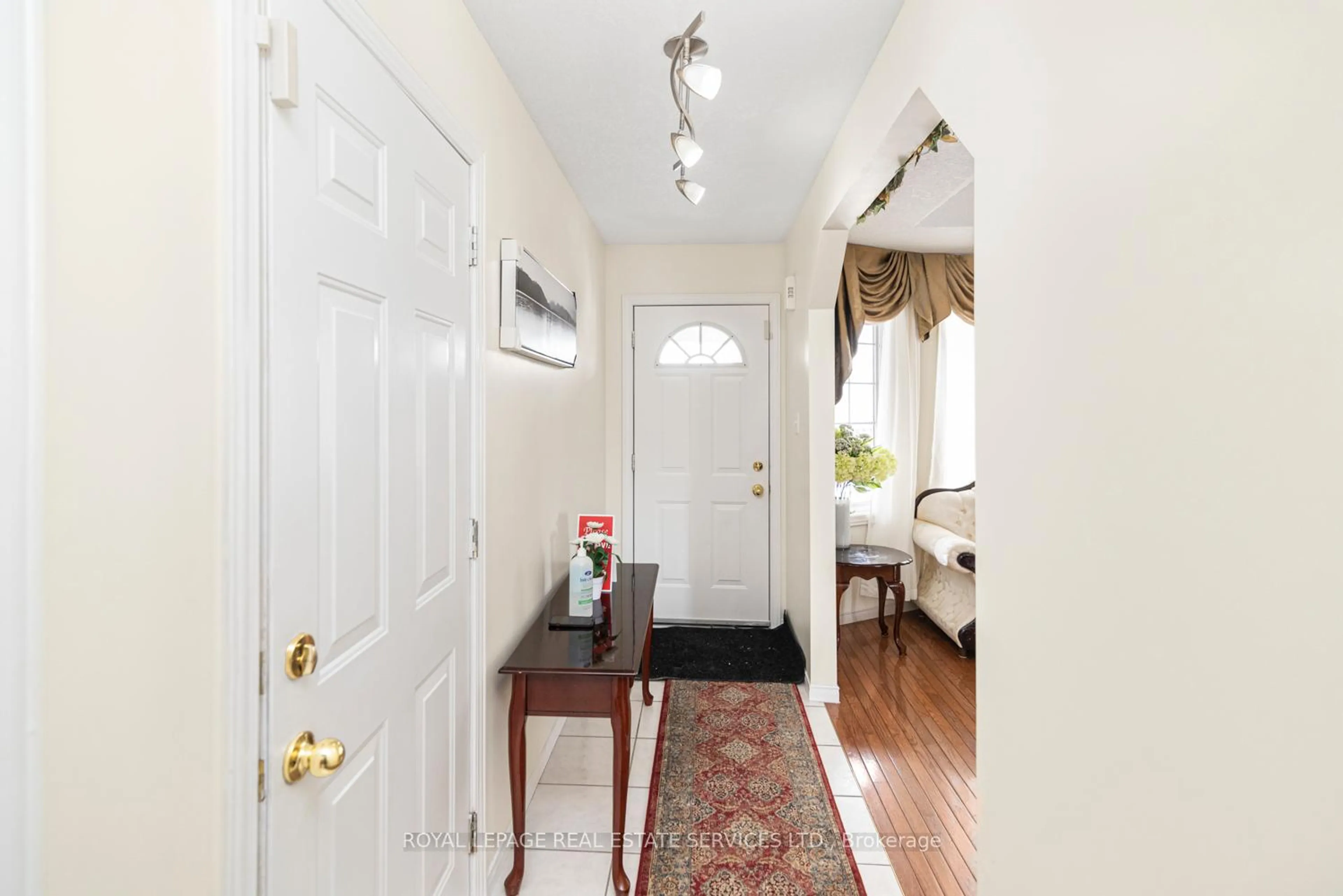 Indoor entryway for 67 Ryde Rd, Guelph Ontario N1K 1V5