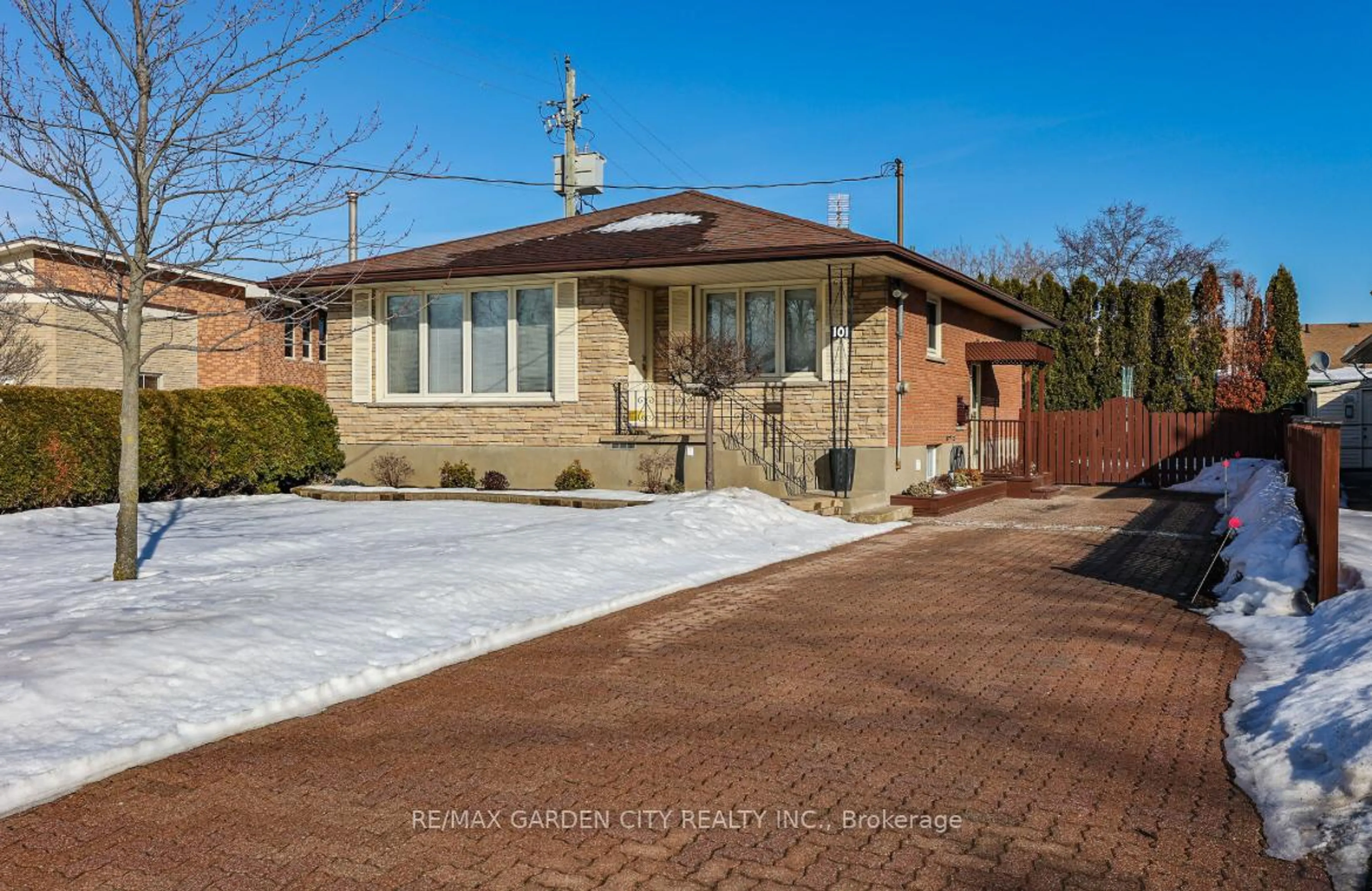 Home with brick exterior material, street for 101 Scott St, St. Catharines Ontario L2N 1G8