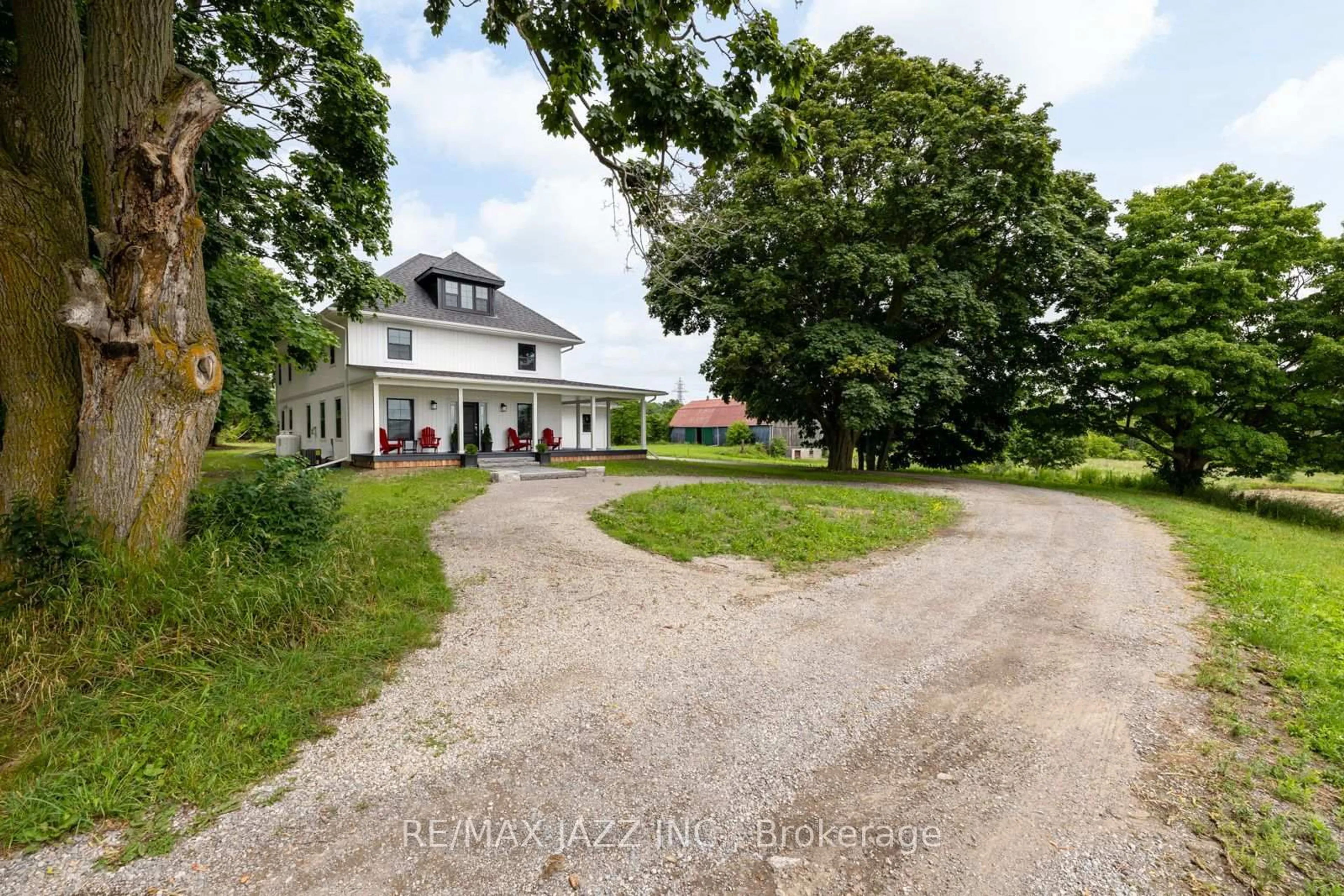 A pic from outside/outdoor area/front of a property/back of a property/a pic from drone, street for 6601 Jamieson Rd, Port Hope Ontario L0A 1B0