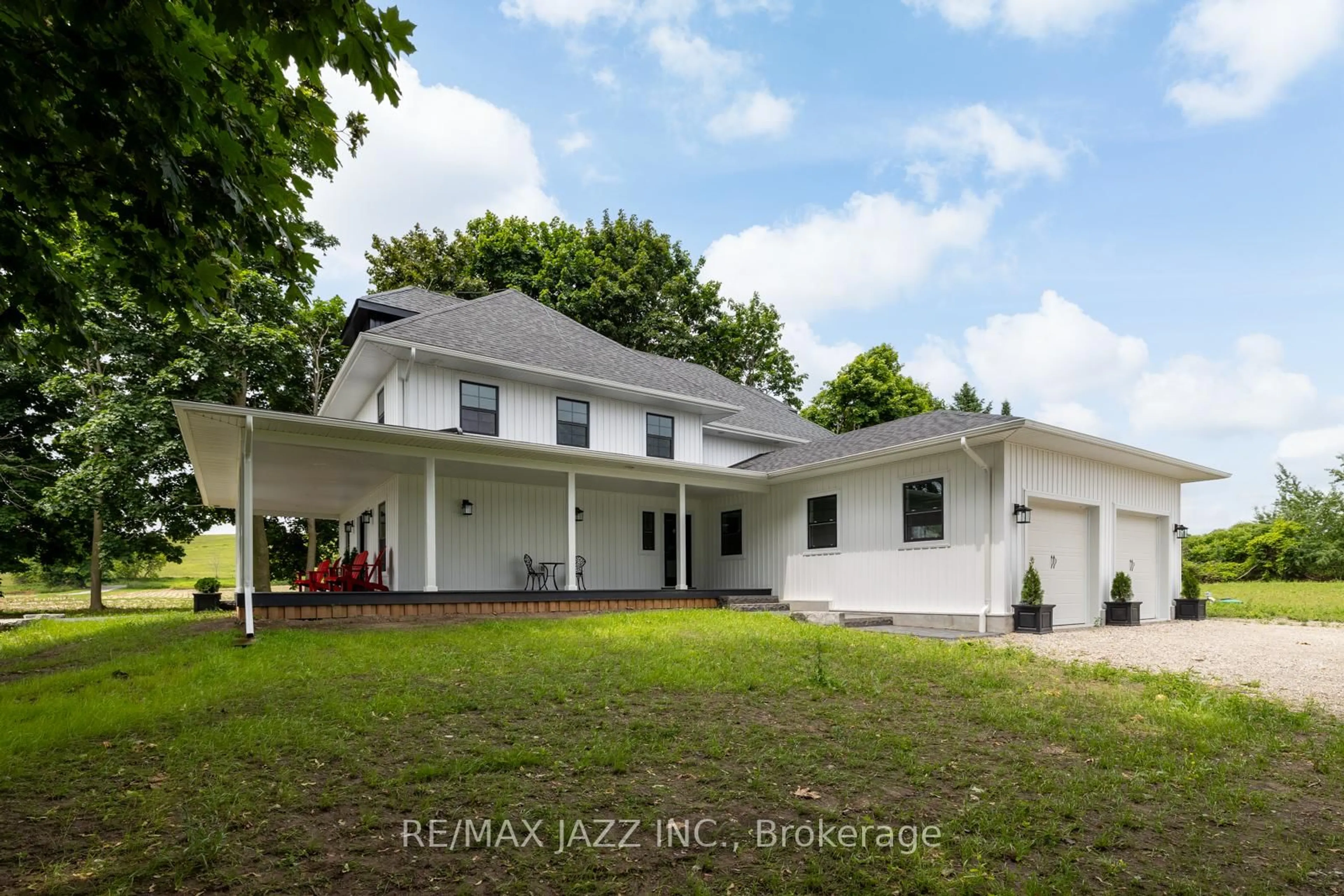 A pic from outside/outdoor area/front of a property/back of a property/a pic from drone, building for 6601 Jamieson Rd, Port Hope Ontario L0A 1B0