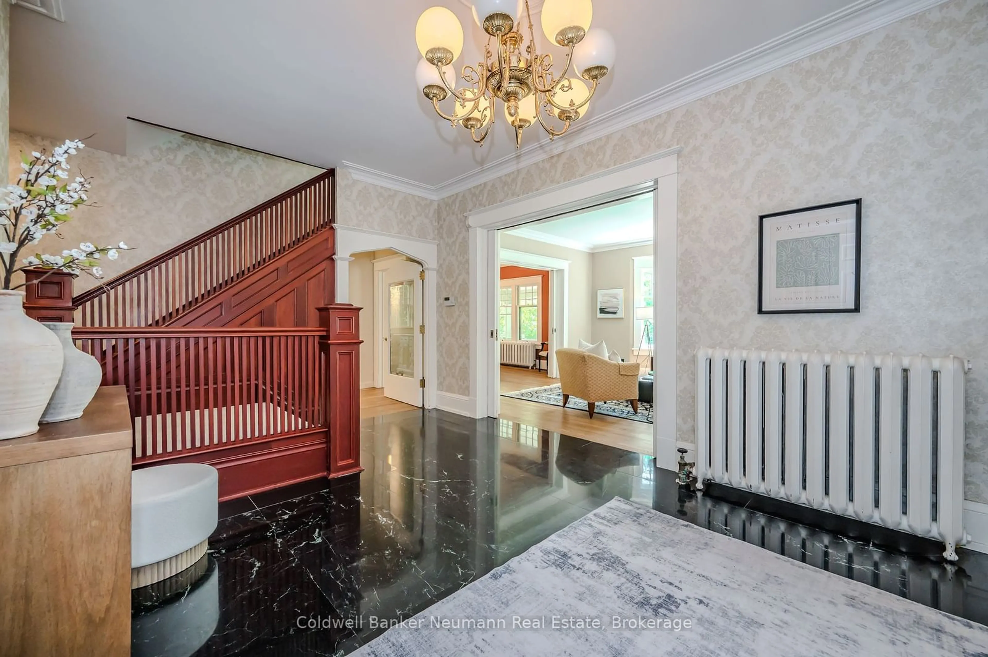 Indoor foyer for 35 Queen St, Guelph Ontario N1E 4R5