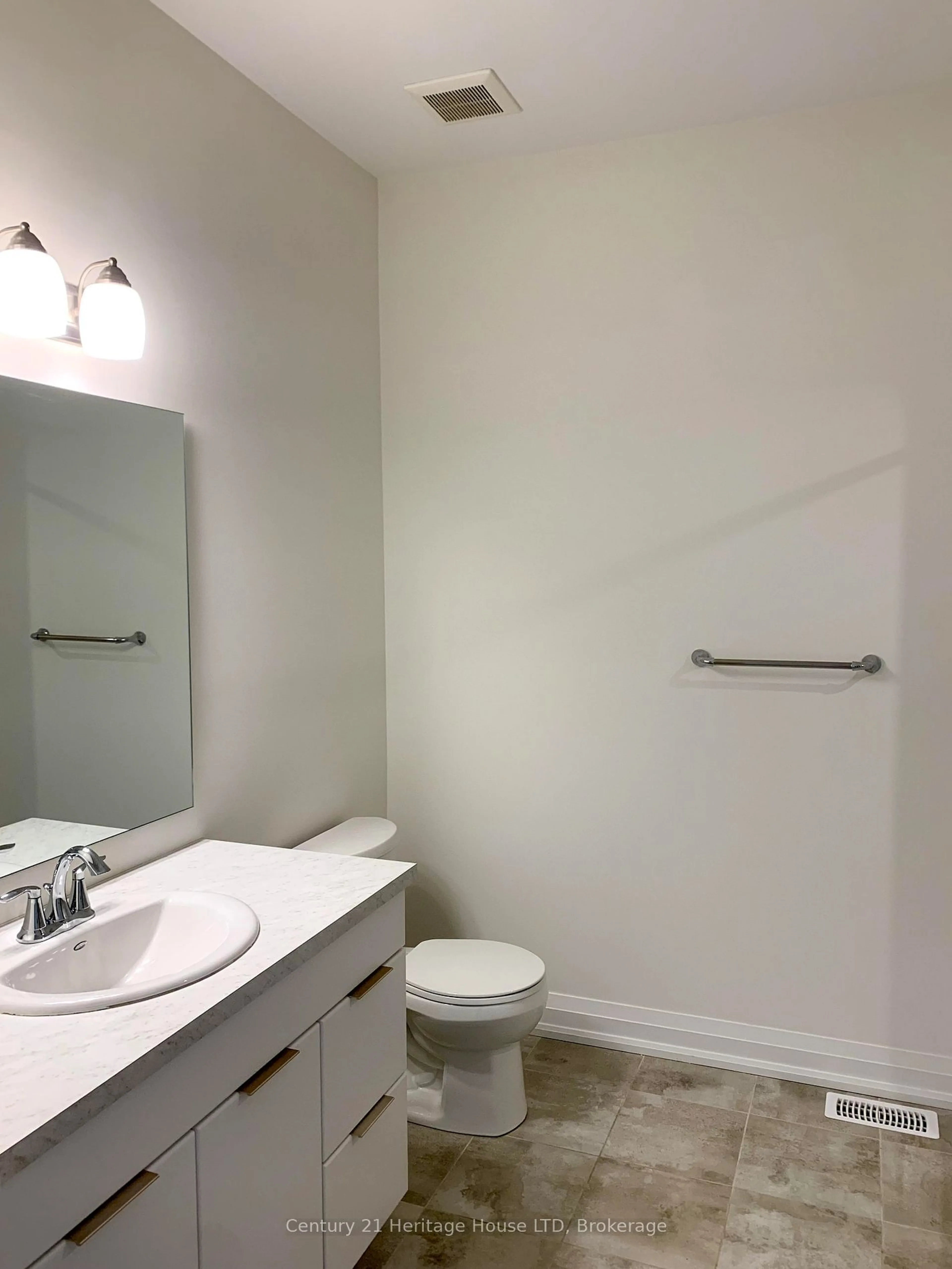 Standard bathroom, unknown for 9150 Willoughby Dr #30, Niagara Falls Ontario L2G 0Z5