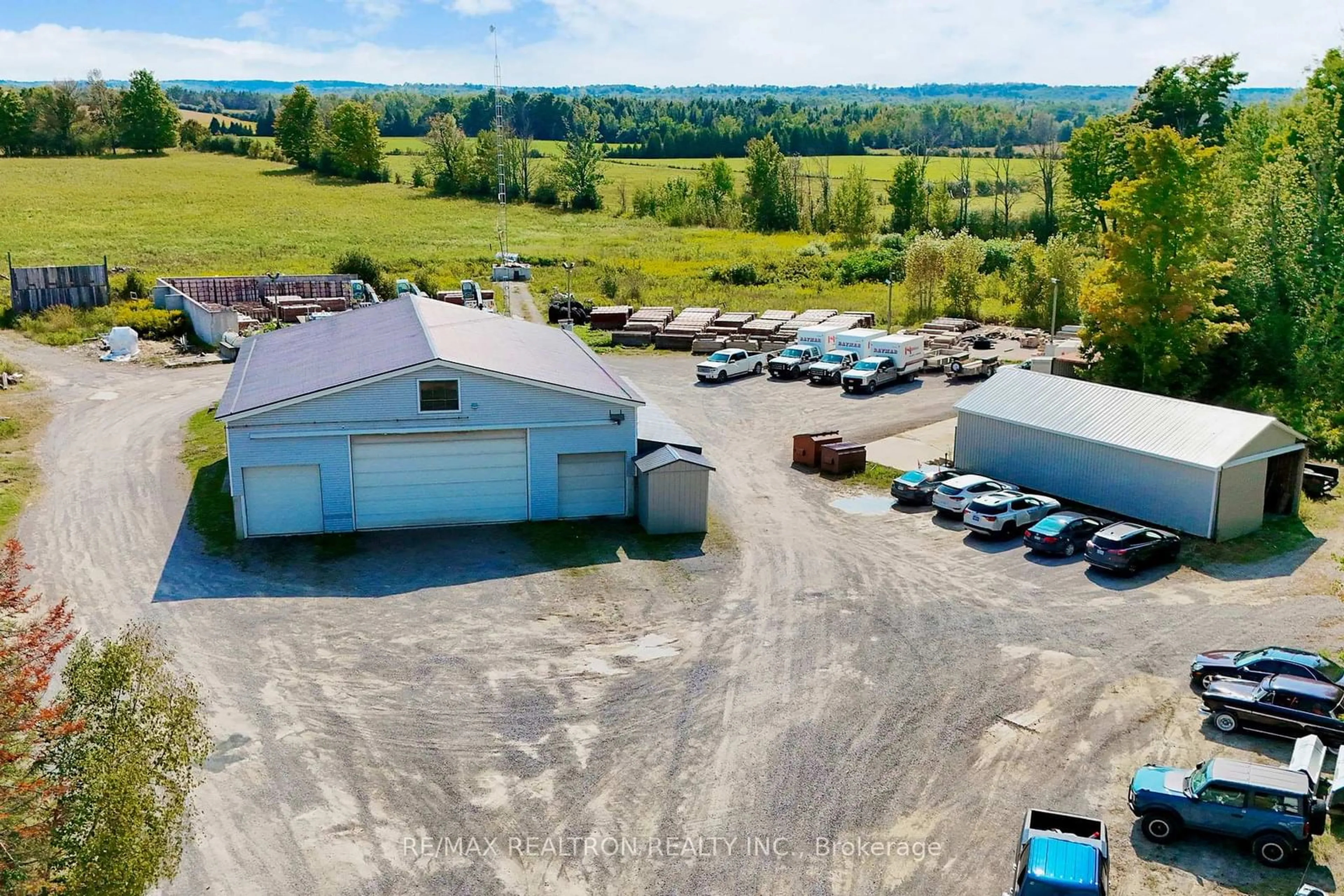 A pic from outside/outdoor area/front of a property/back of a property/a pic from drone, building for 1599 Moore Dr, Cavan Monaghan Ontario L0A 1C0