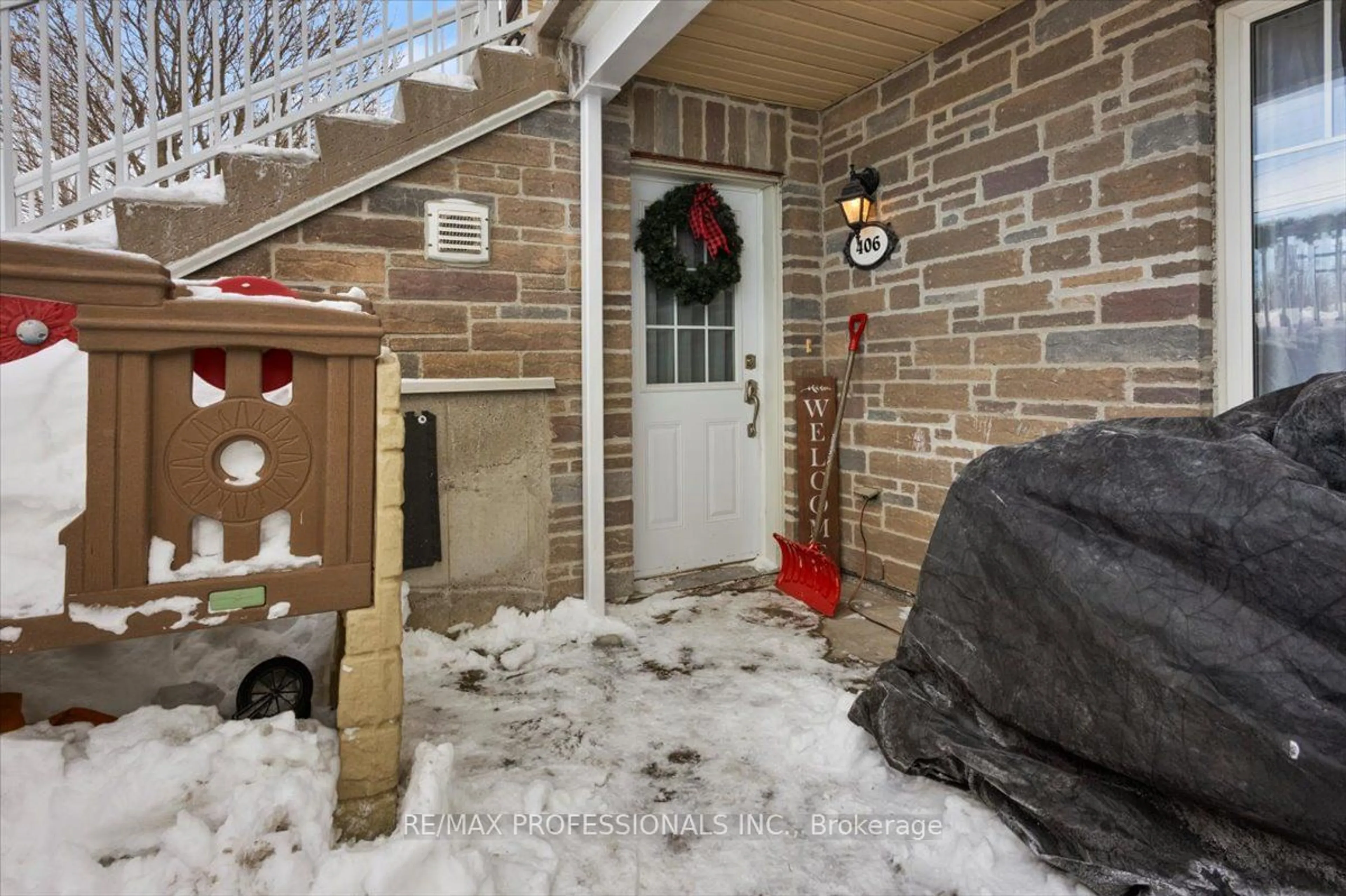 Indoor entryway for 243 Ruttan Terr #406, Cobourg Ontario K9A 5X6