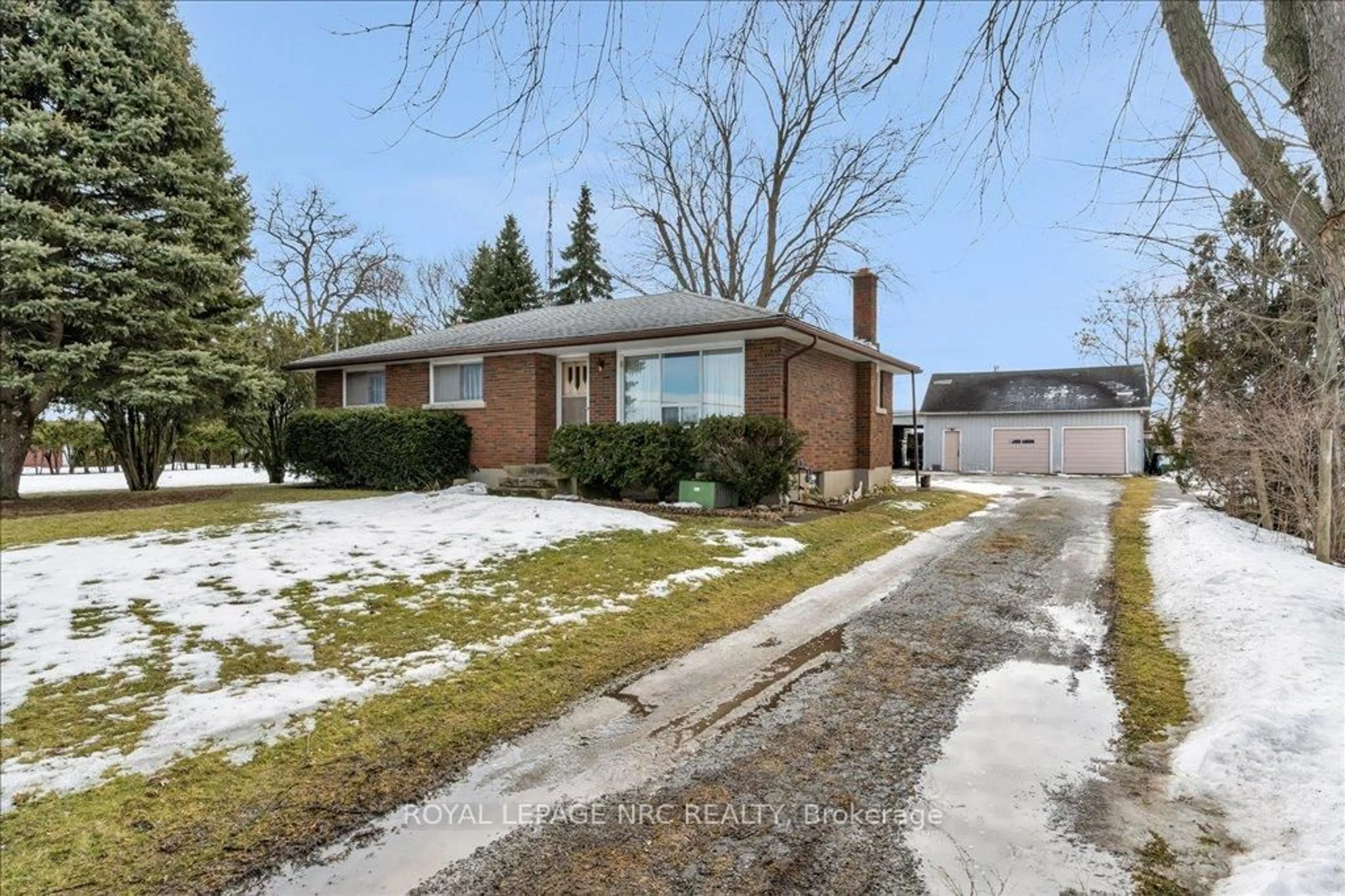 Home with brick exterior material, street for 1740 Third Ave, St. Catharines Ontario L2R 6P9