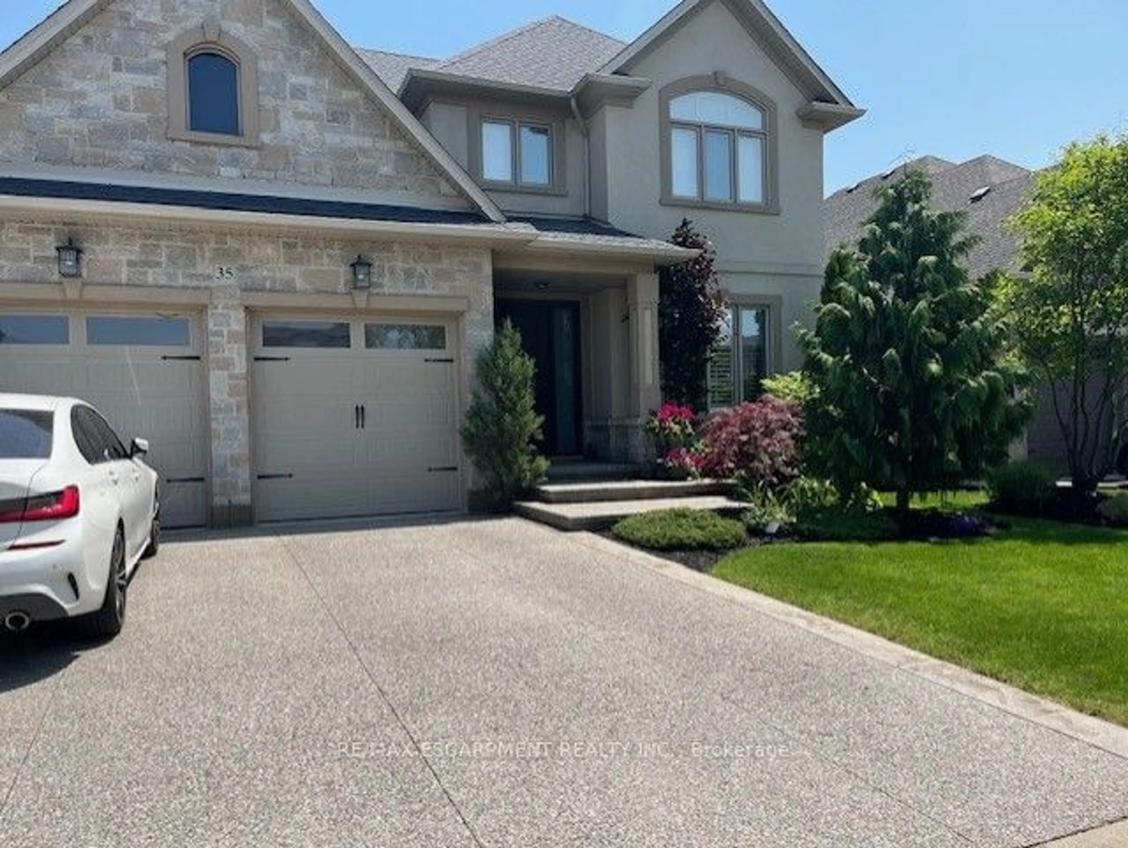 Unknown for 35 GRETI Dr, Hamilton Ontario L9B 0C9