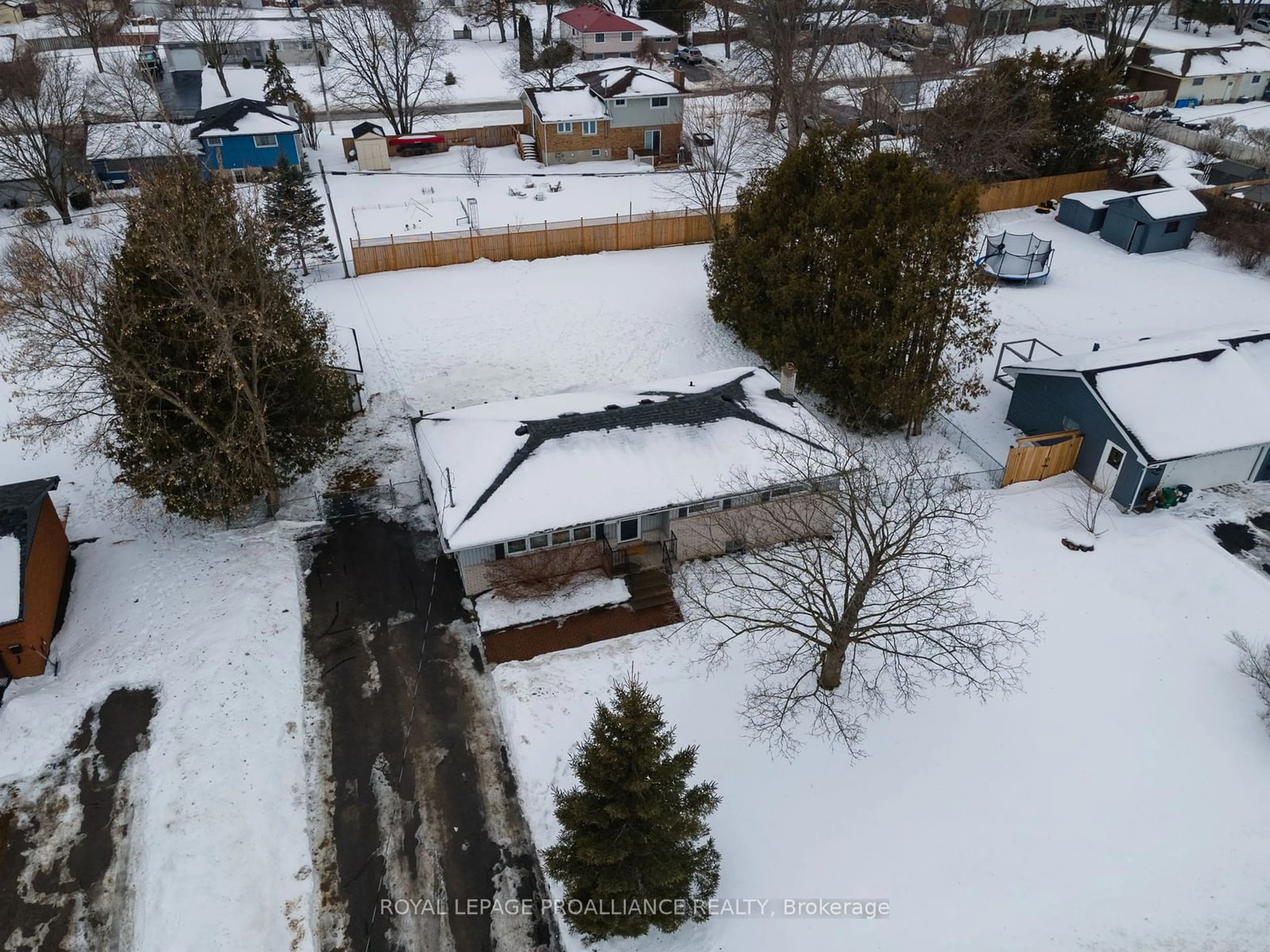 A pic from outside/outdoor area/front of a property/back of a property/a pic from drone, street for 125 Catalina Dr, Quinte West Ontario K8R 1C4