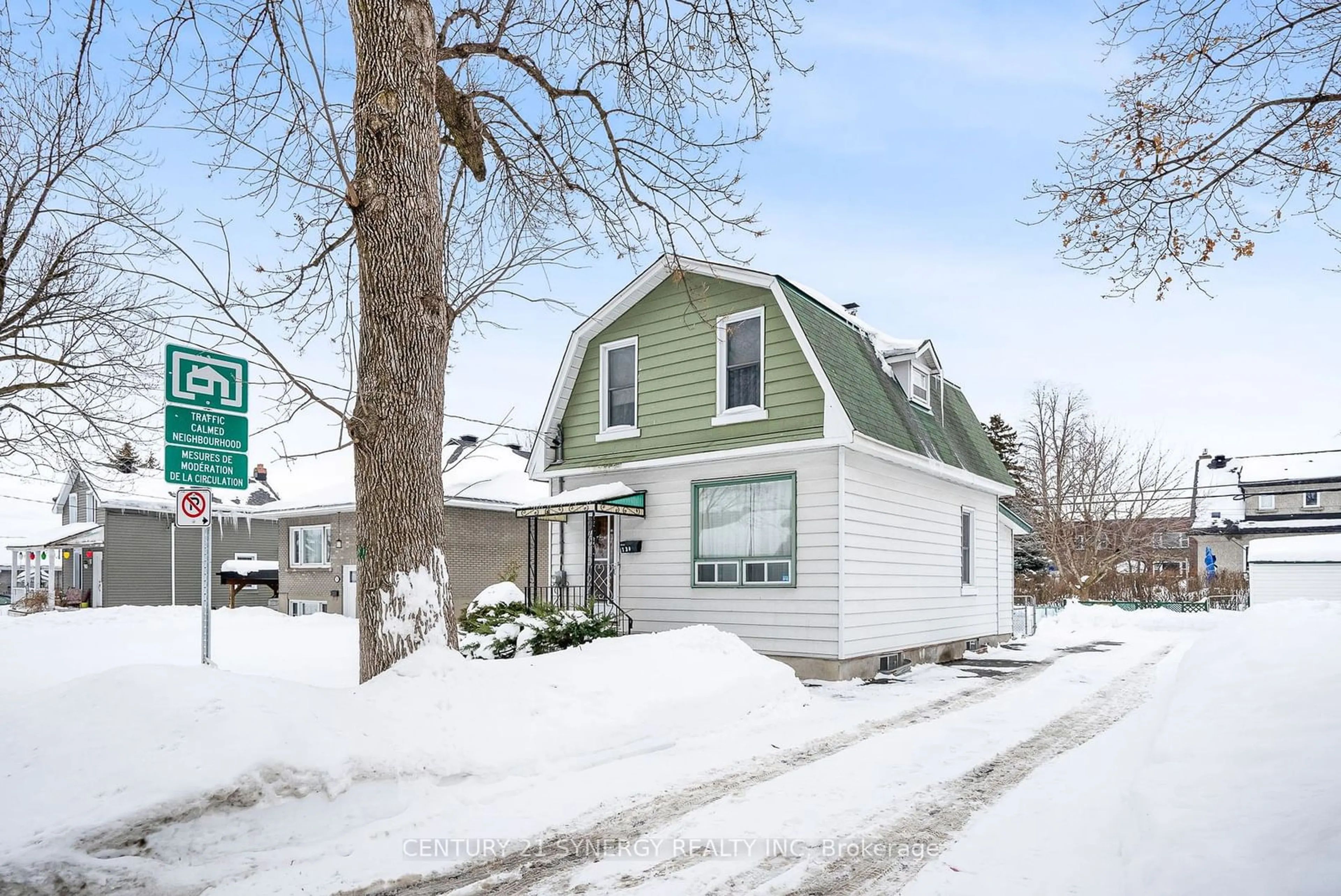 Home with vinyl exterior material, street for 1368 Summerville Ave, Carlington - Central Park Ontario K1Z 8H1