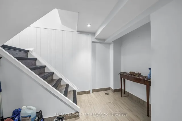 Additional property image - 8 SHYNAL Ave
