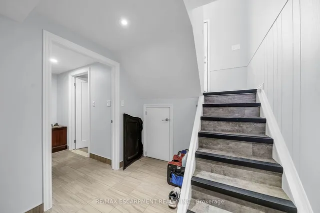 Additional property image - 8 SHYNAL Ave