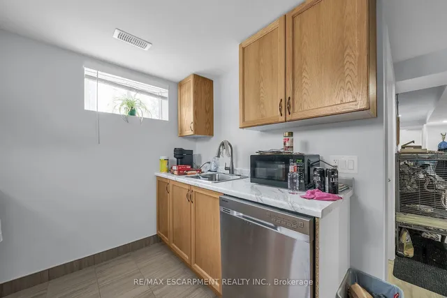 Additional property image - 8 SHYNAL Ave
