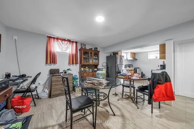 Additional property image - 8 SHYNAL Ave