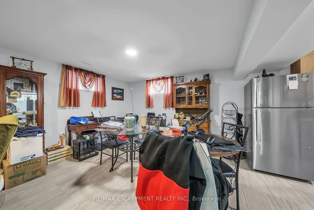 Additional property image - 8 SHYNAL Ave