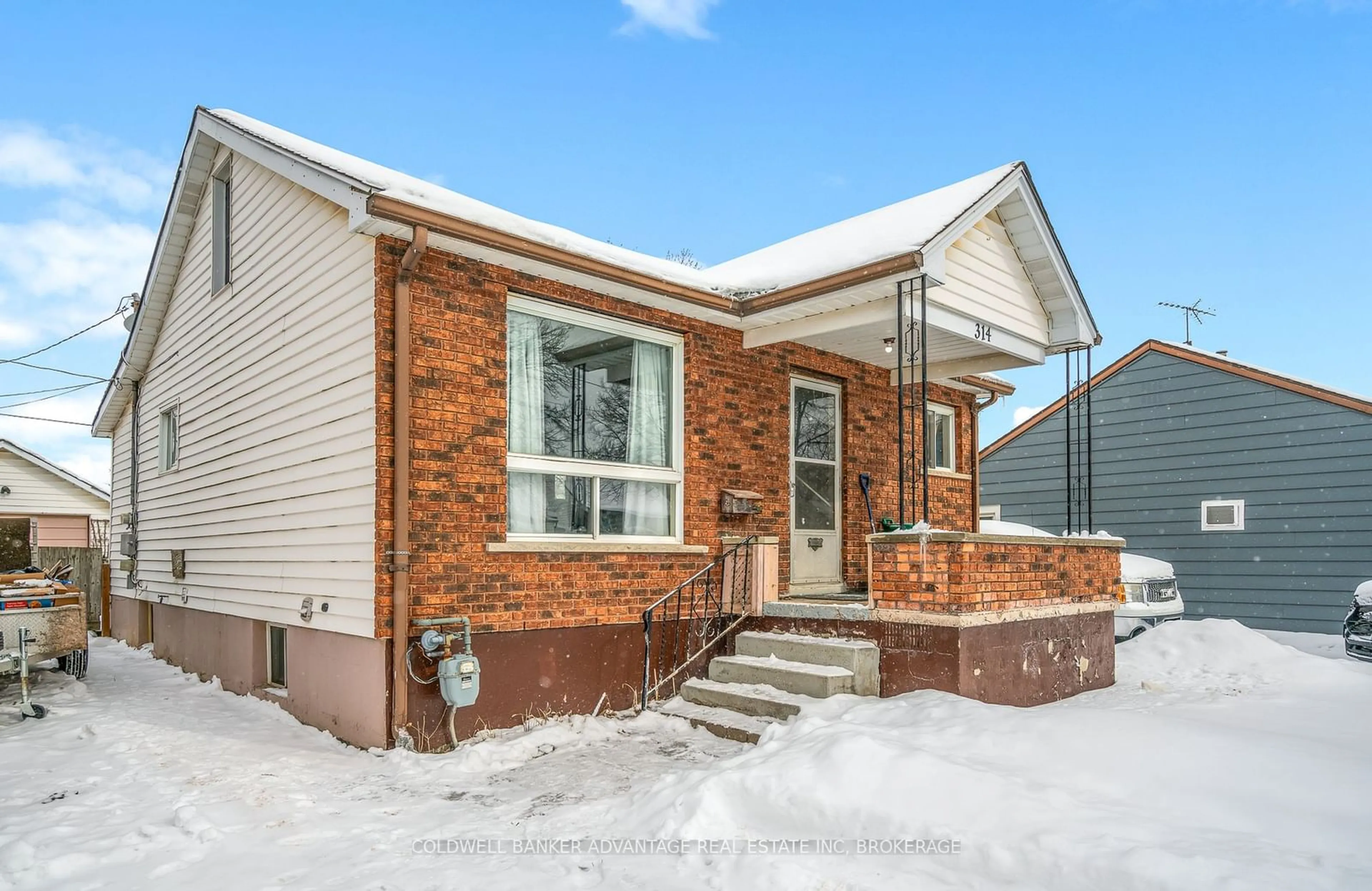 Home with brick exterior material, street for 314 Simpson Ave, Welland Ontario L3B 4Y8