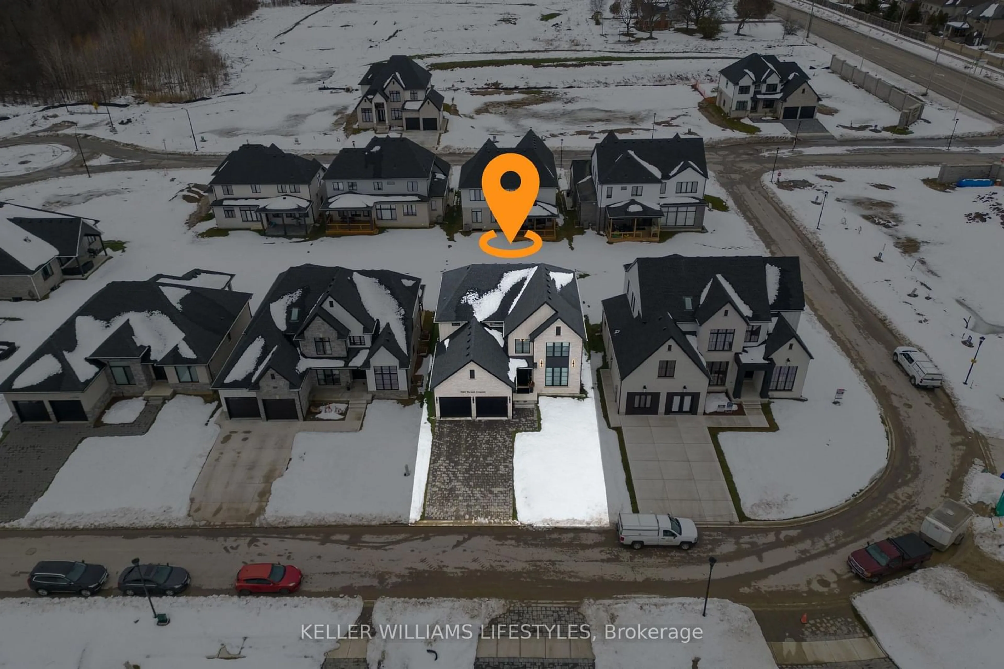 A pic from outside/outdoor area/front of a property/back of a property/a pic from drone, street for 1968 Buroak Cres, London Ontario N6G 3X9