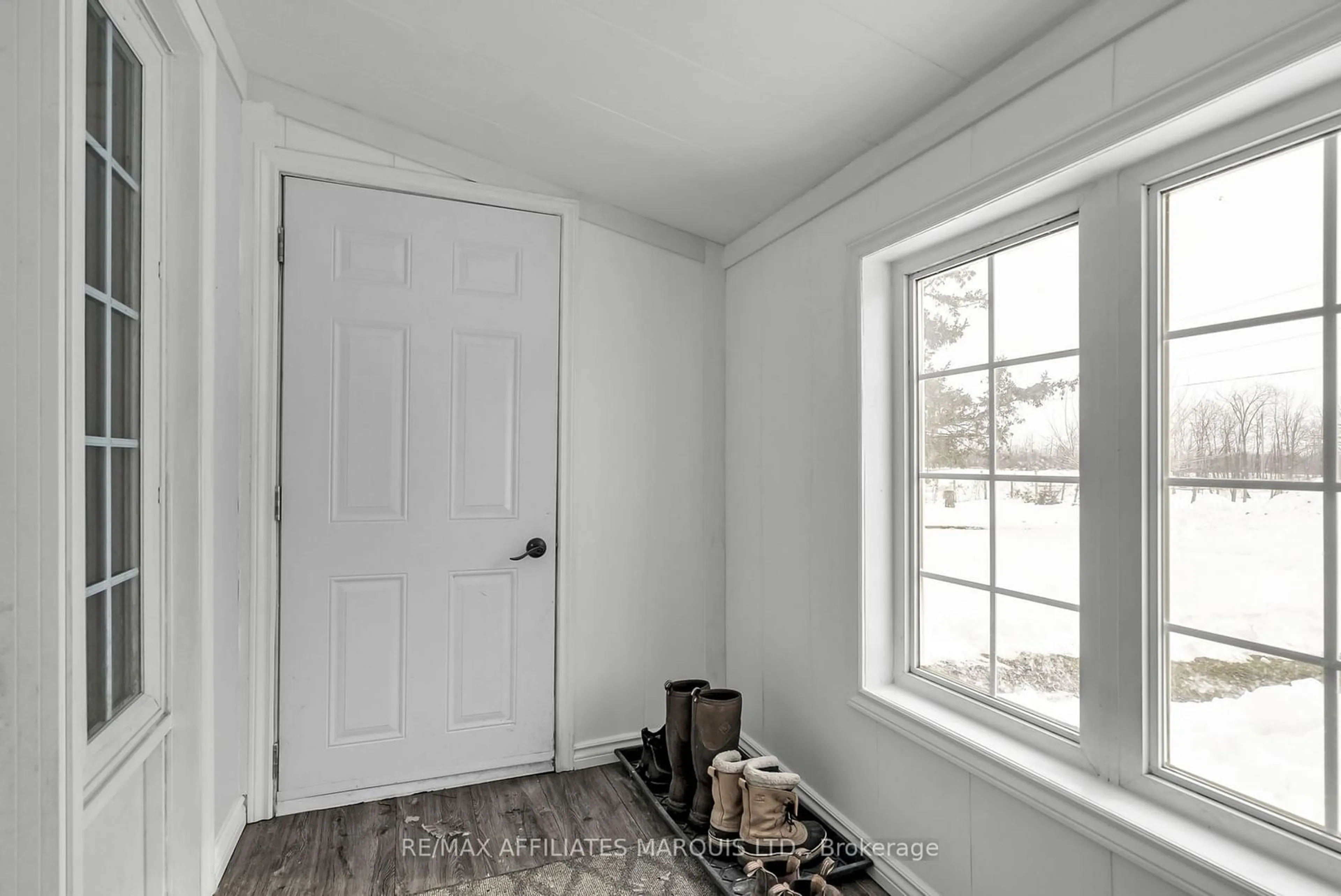 Indoor entryway for 4640 Willy Bill Rd, South Glengarry Ontario K0C 1S0