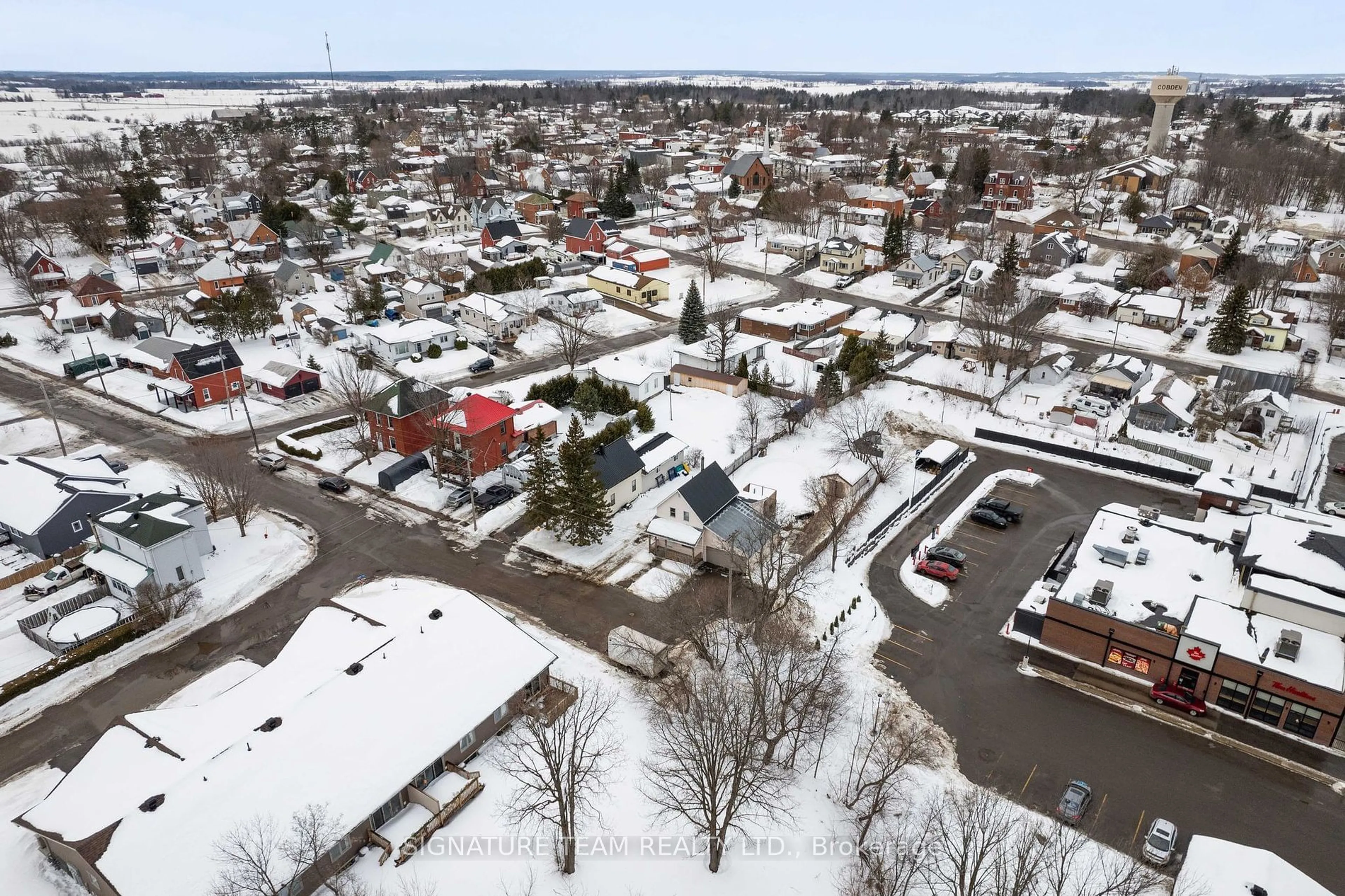 A pic from outside/outdoor area/front of a property/back of a property/a pic from drone, street for 6 Meadow St, Whitewater Region Ontario K0J 1K0