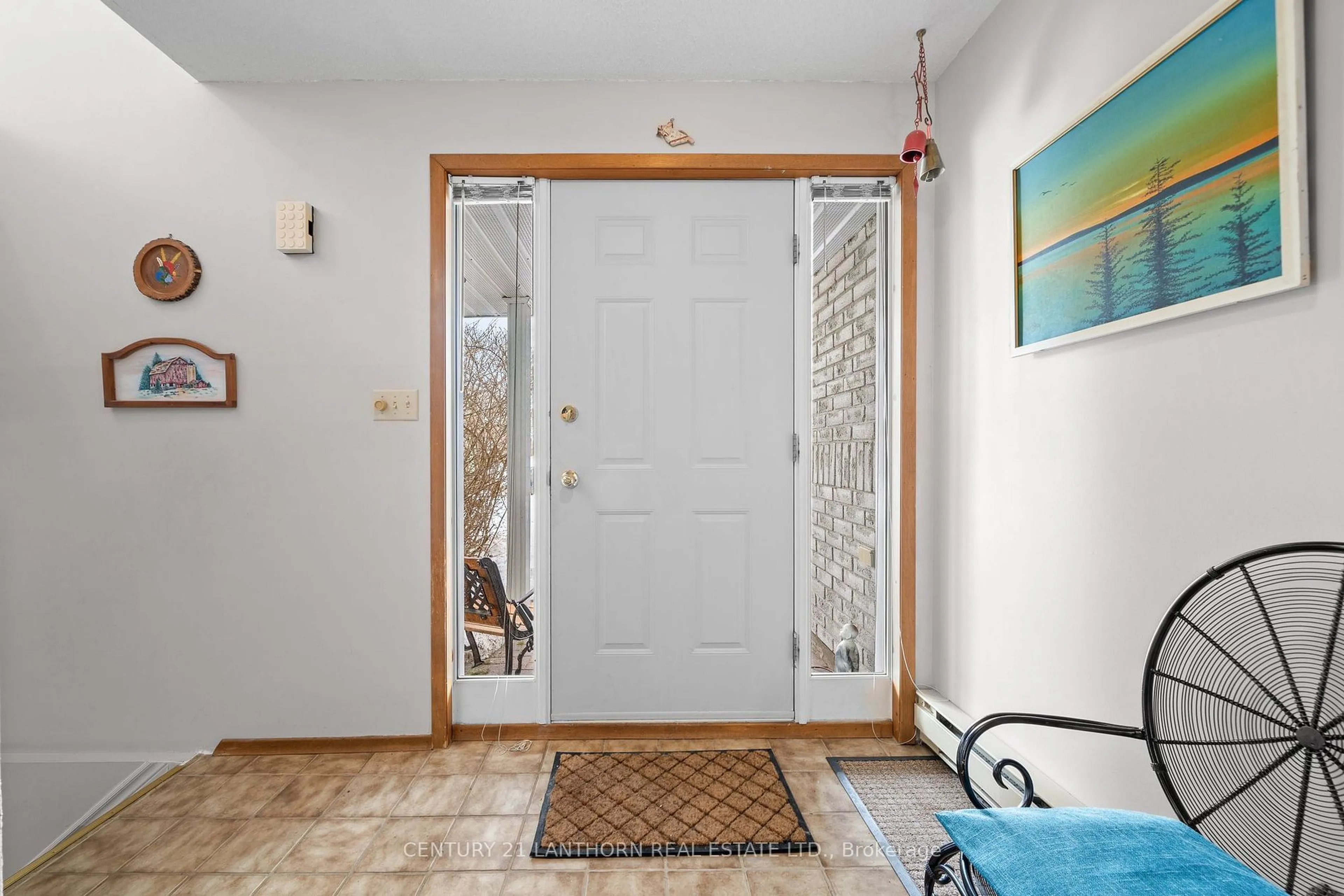 Indoor entryway for 5 Morrow Ave, Brighton Ontario K0K 1H0