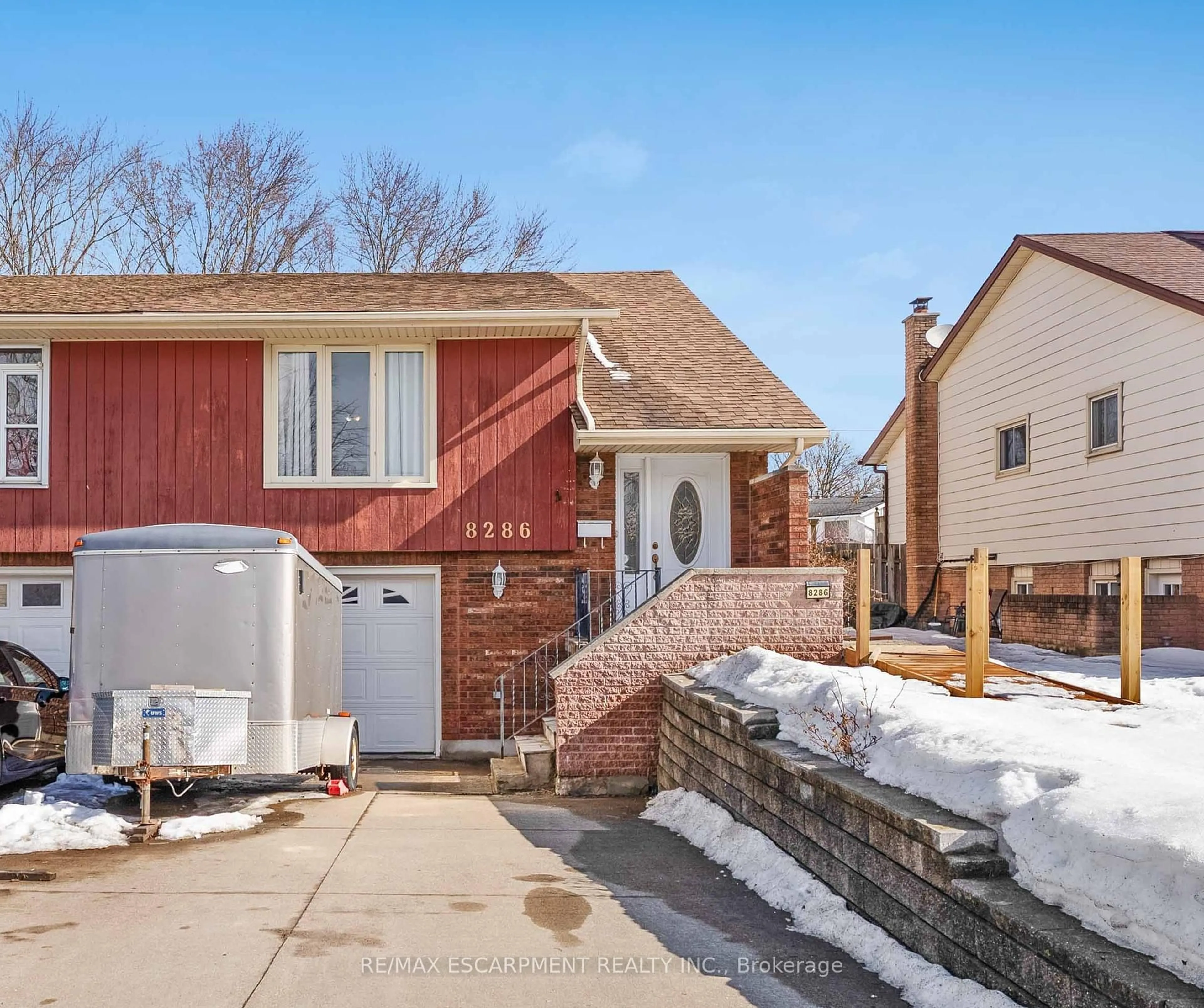 Home with brick exterior material, street for 8286 Mundare Cres, Niagara Falls Ontario L2G 7M5