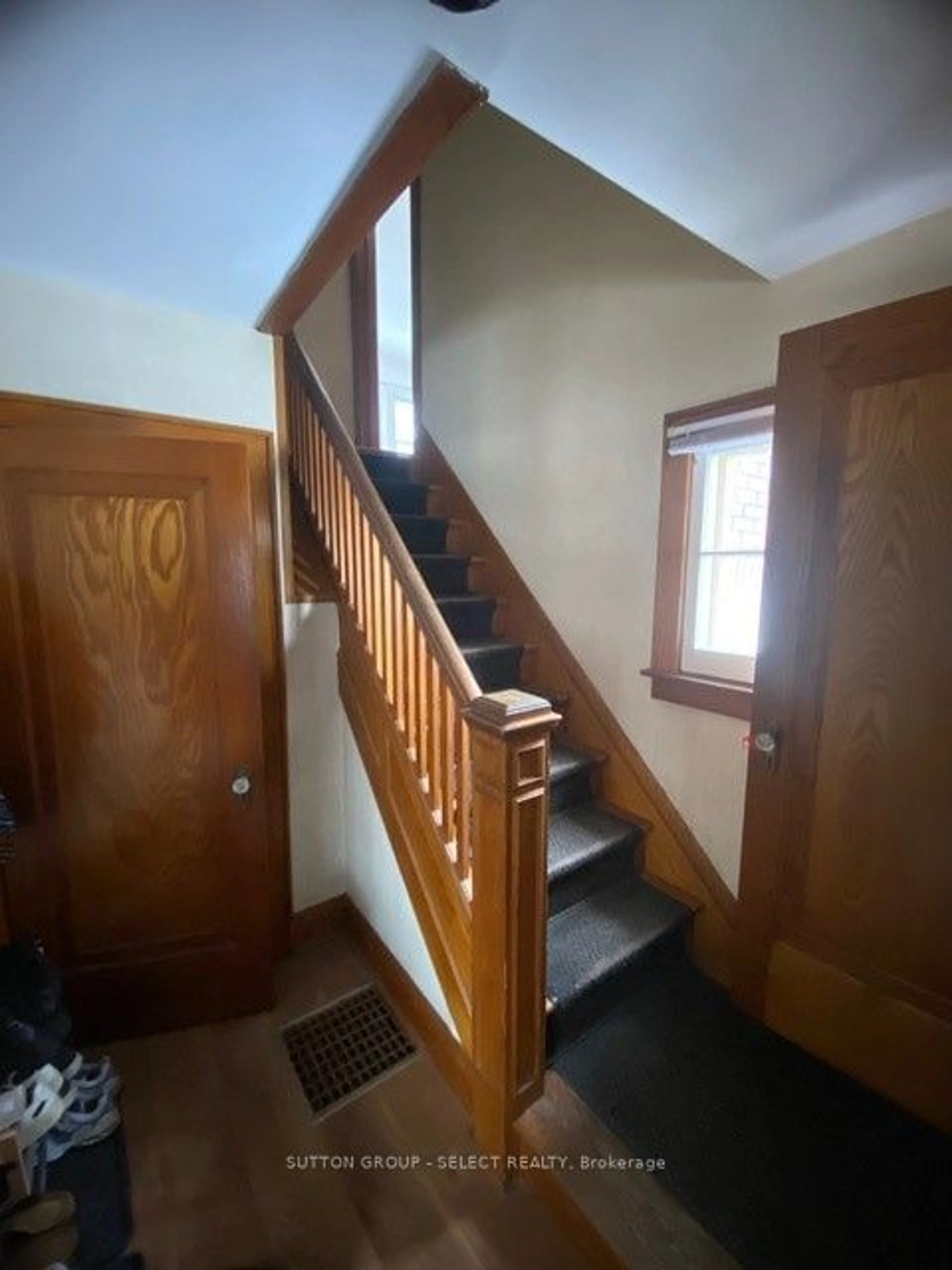 Stairs for 293 Huron St, London Ontario N6A 2K1