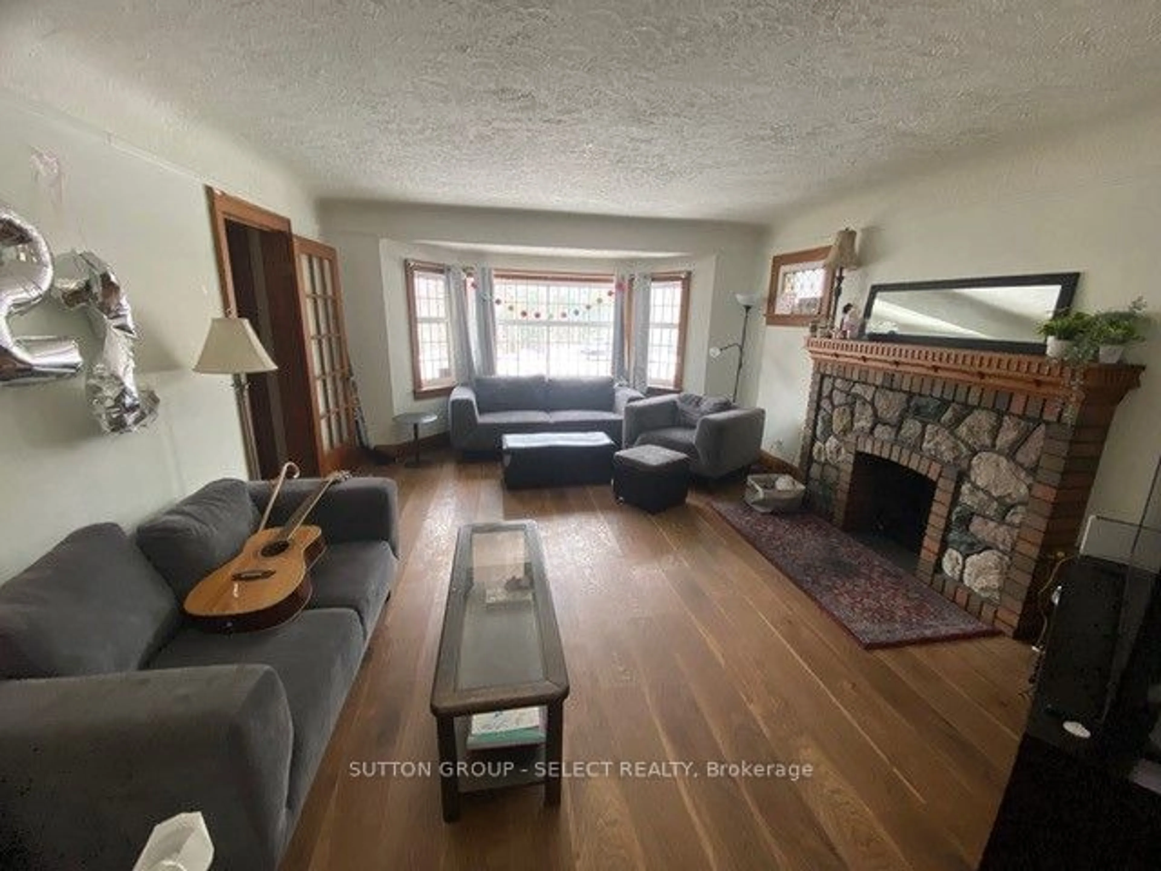 Living room with furniture, unknown for 293 Huron St, London Ontario N6A 2K1