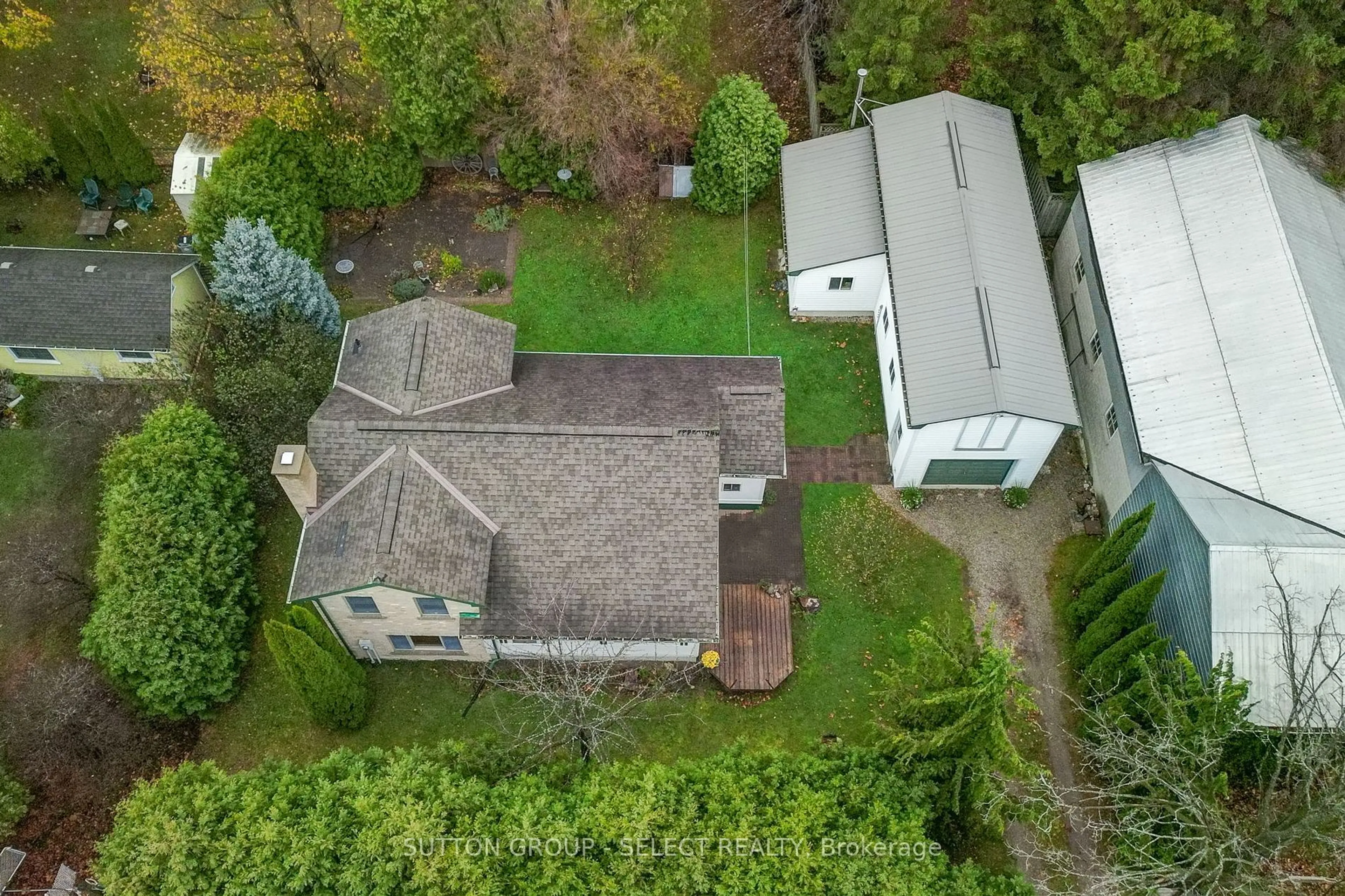 A pic from outside/outdoor area/front of a property/back of a property/a pic from drone, unknown for 1 Howard St, Bluewater Ontario N0M 1G0