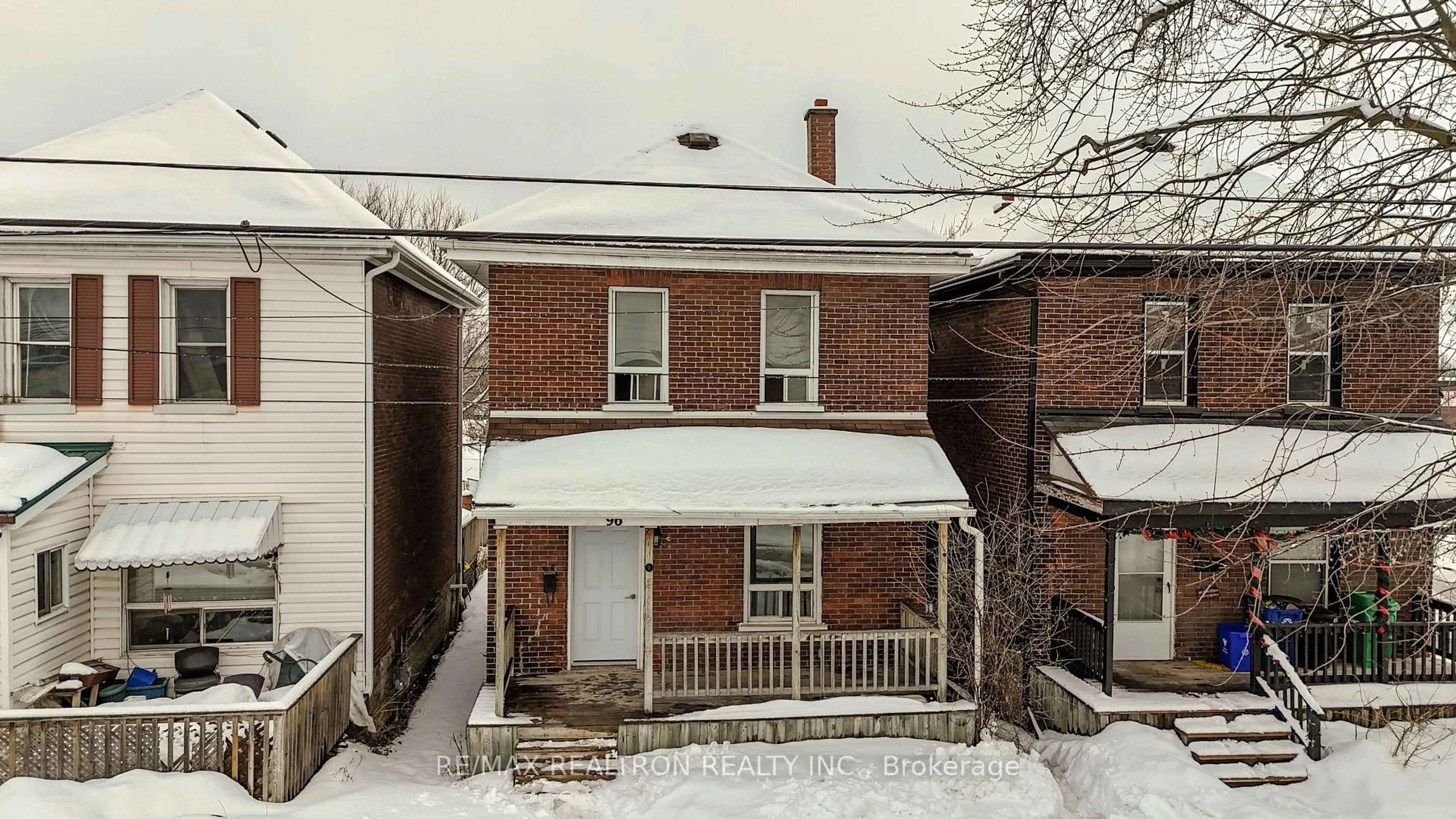 A pic from outside/outdoor area/front of a property/back of a property/a pic from drone, street for 96 Stewart St, Peterborough Ontario K9J 3M2