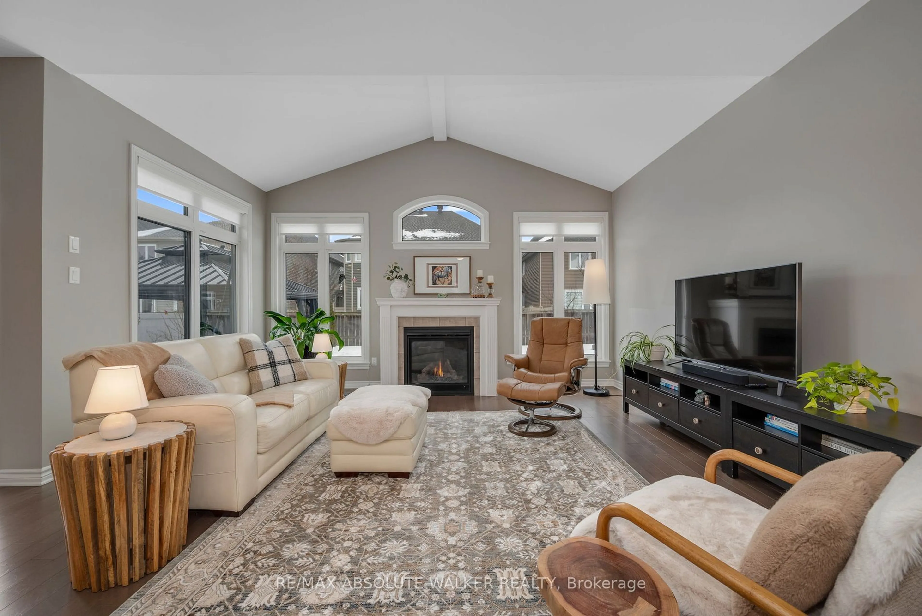 Living room with furniture, unknown for 602 Rockrose Way, Blossom Park - Airport and Area Ontario K1T 0J9