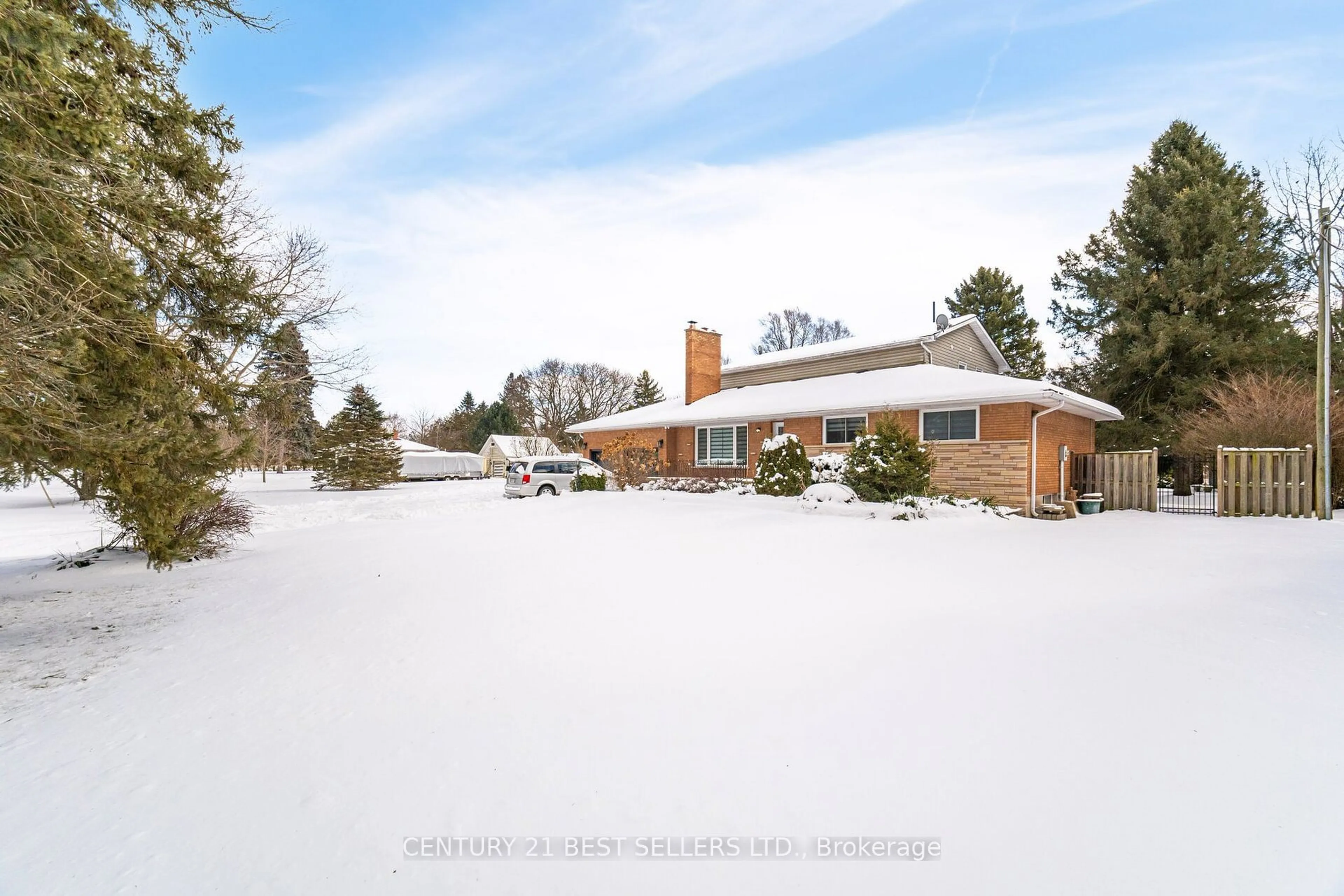 A pic from outside/outdoor area/front of a property/back of a property/a pic from drone, unknown for 3446 Governors Rd, Hamilton Ontario L0R 1T0