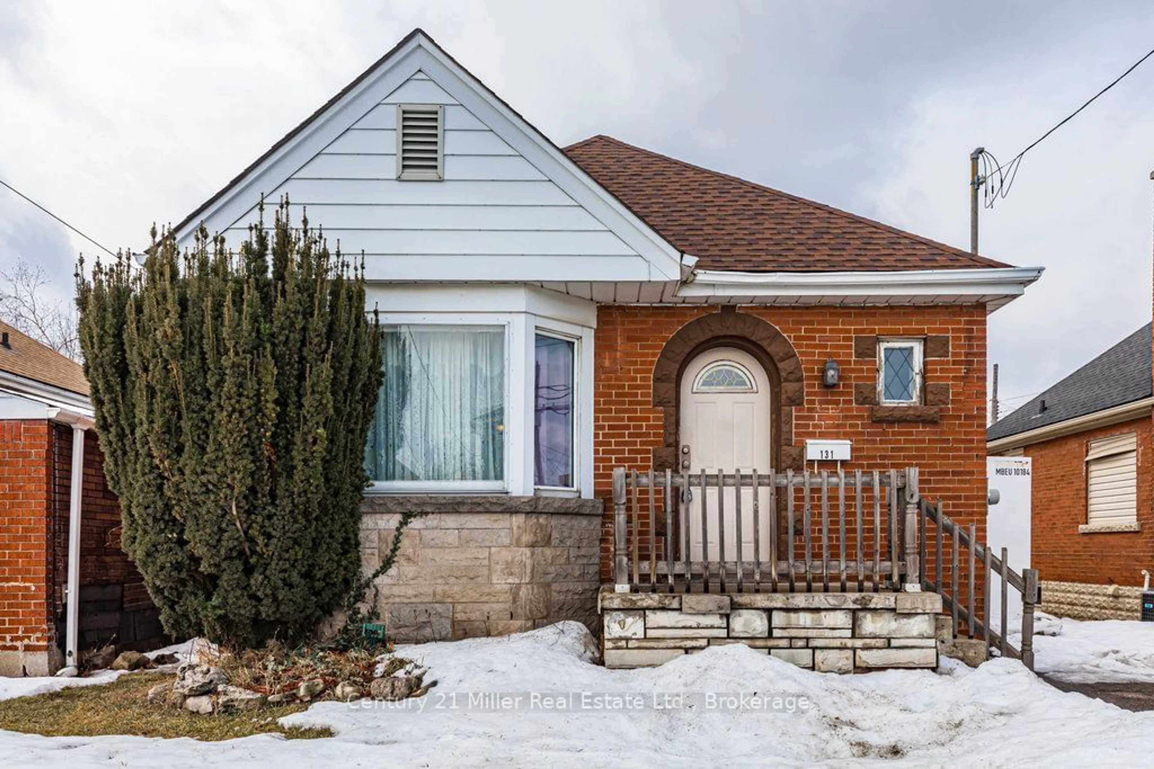 Home with brick exterior material, street for 131 Harmony Ave, Hamilton Ontario L8H 4Y2