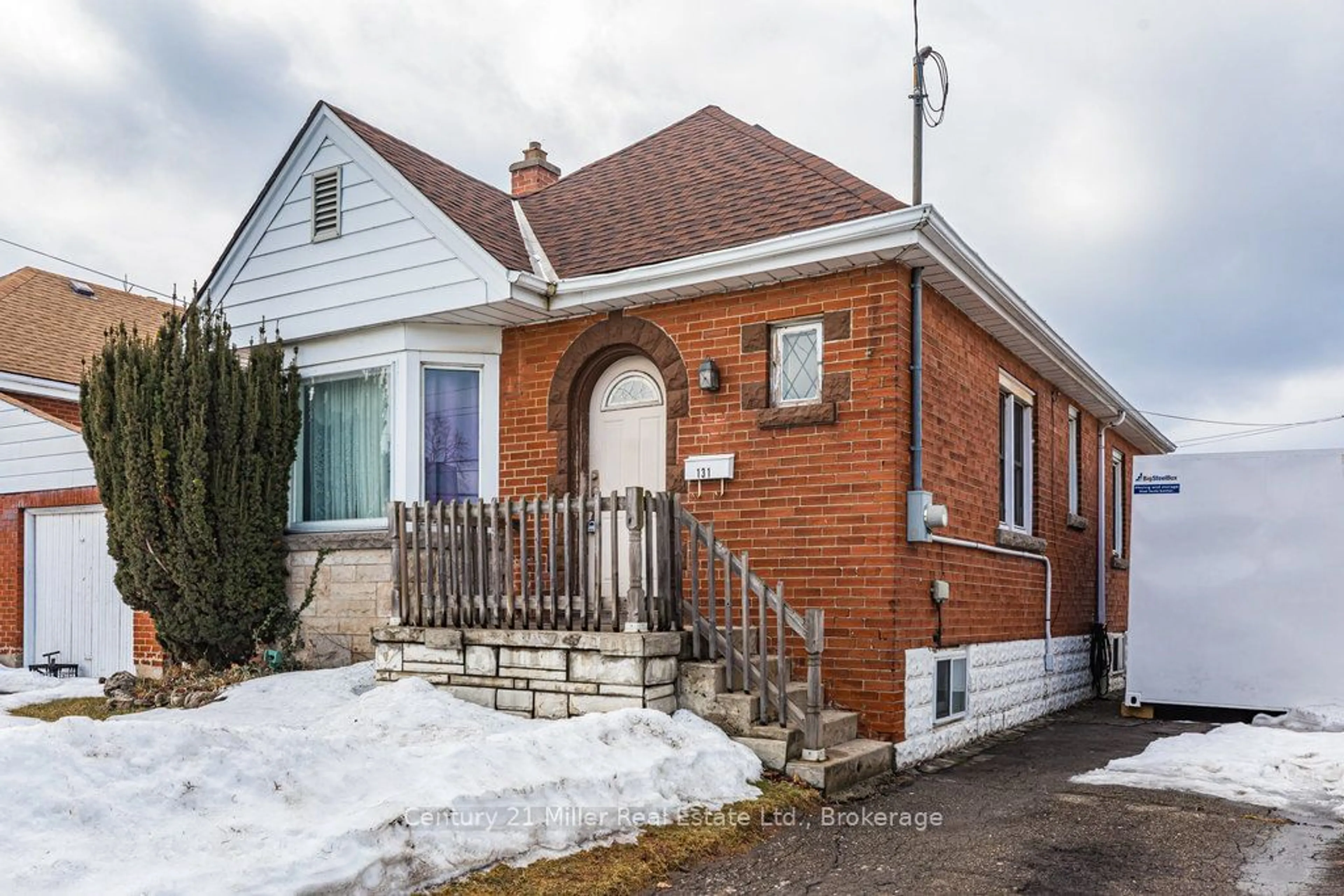 Home with brick exterior material, street for 131 Harmony Ave, Hamilton Ontario L8H 4Y2