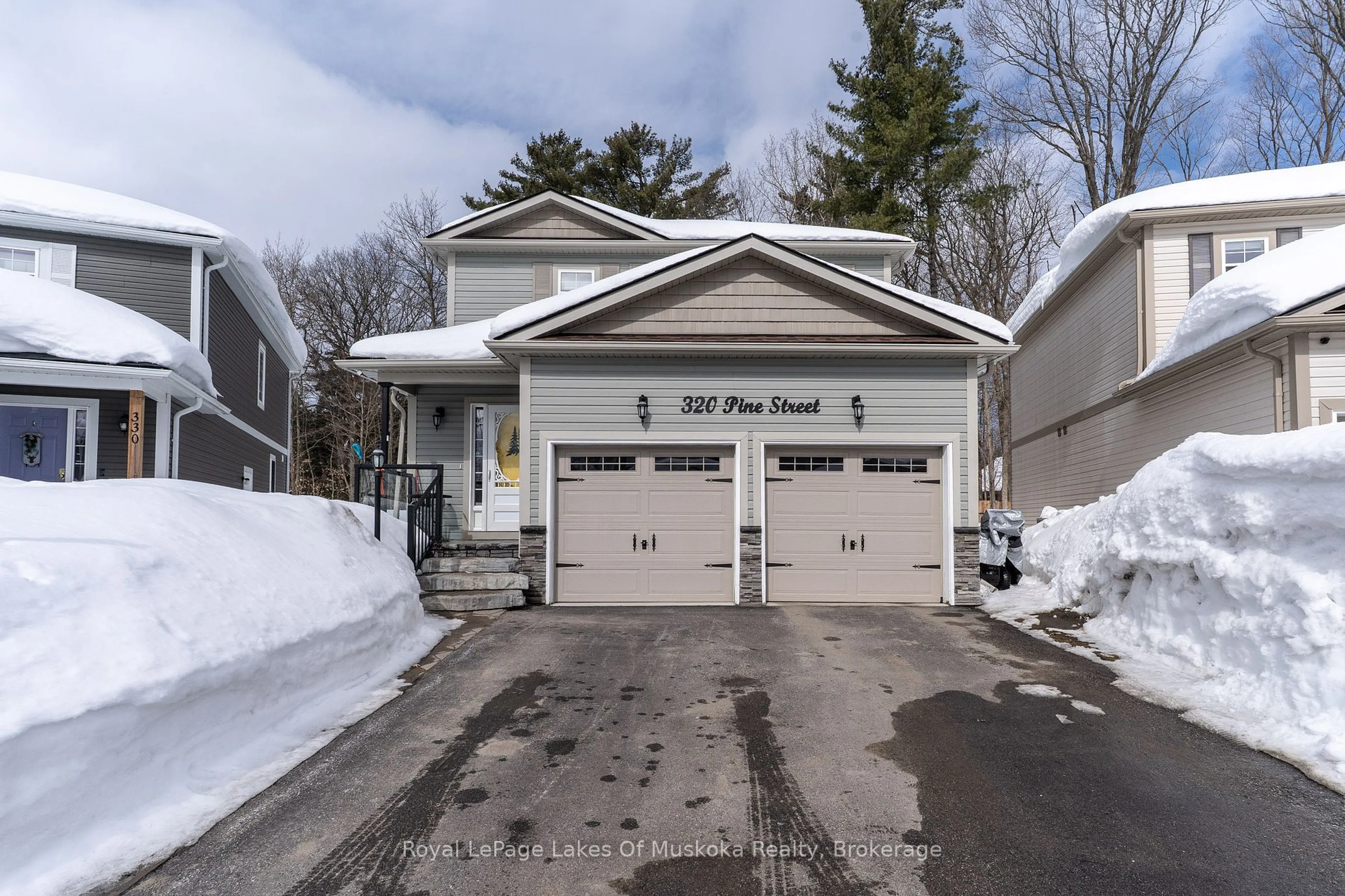 Unknown for 320 Pine St, Gravenhurst Ontario P1P 1B1