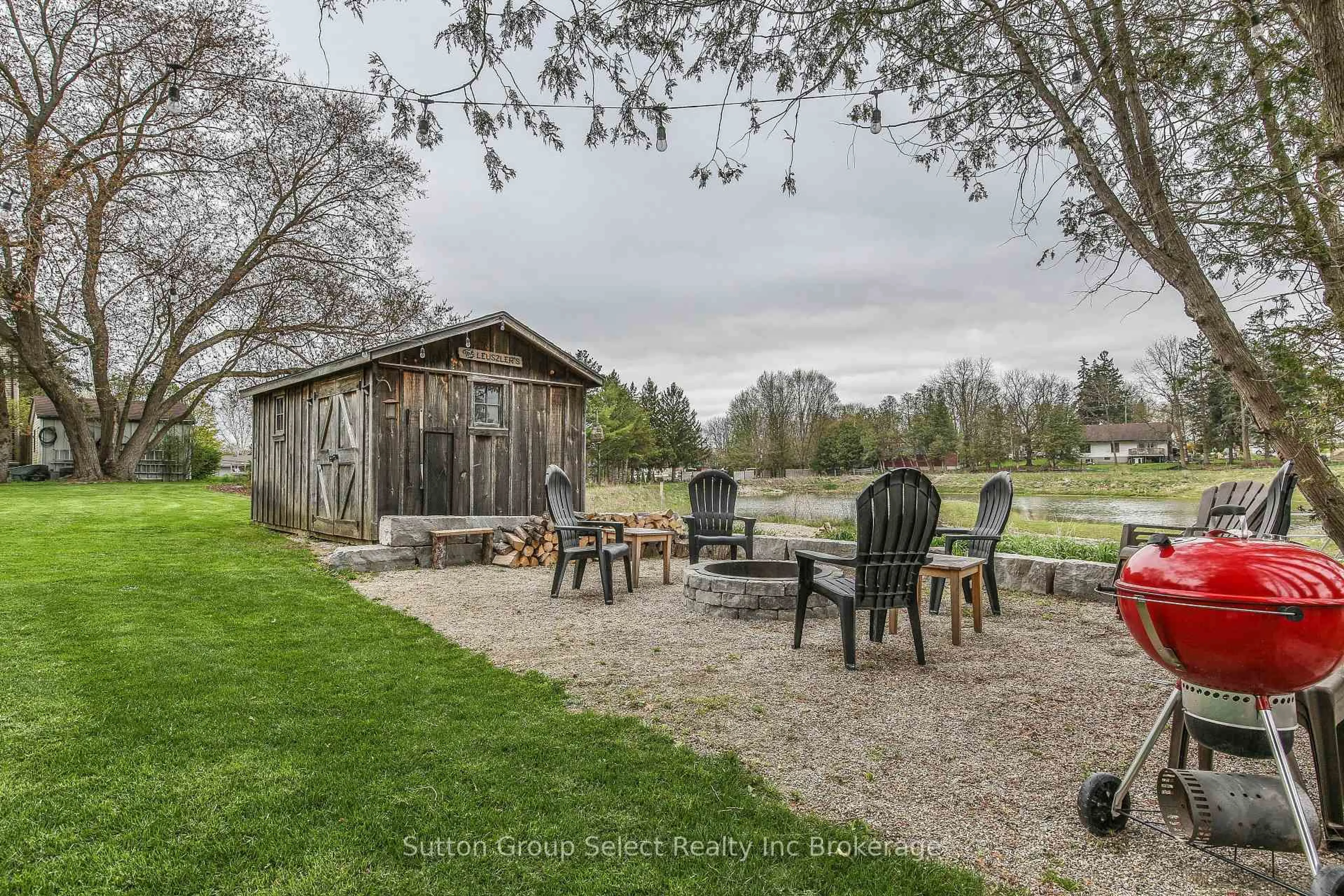 Patio, unknown for 28 Peter St, Blandford-Blenheim Ontario N0J 1V0