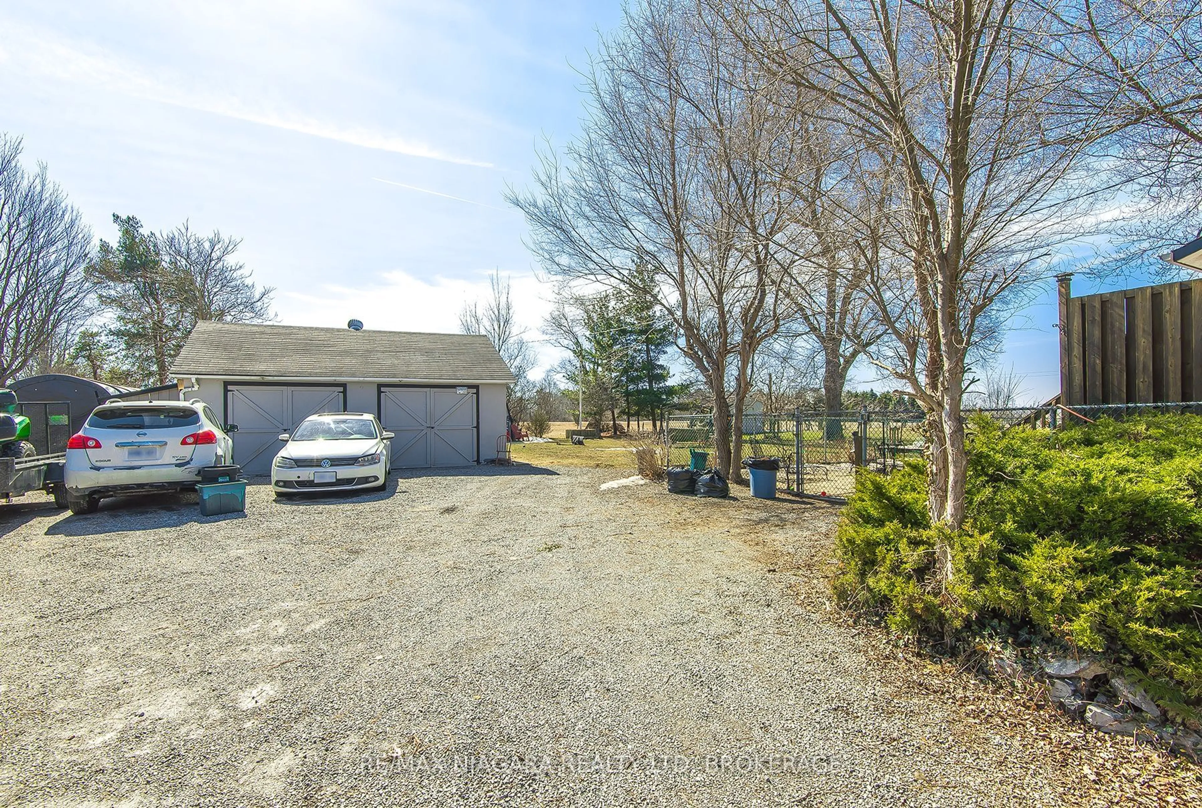 A pic from outside/outdoor area/front of a property/back of a property/a pic from drone, street for 971 Hwy 3 Highway, Wainfleet Ontario L3K 5V3